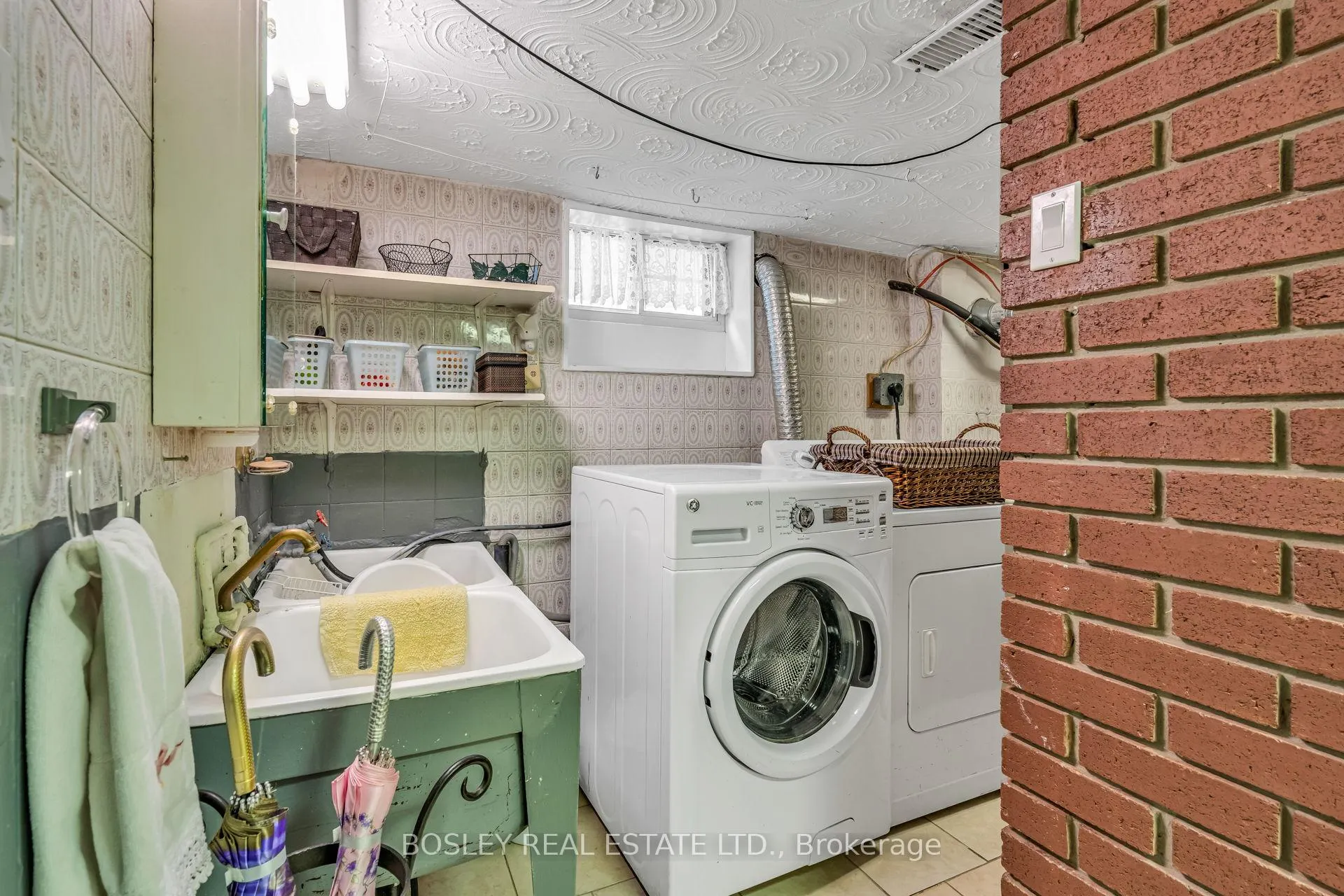 Photo 39 of 80 Roseneath Gardens, Toronto, Oakwood Village — HOMEH