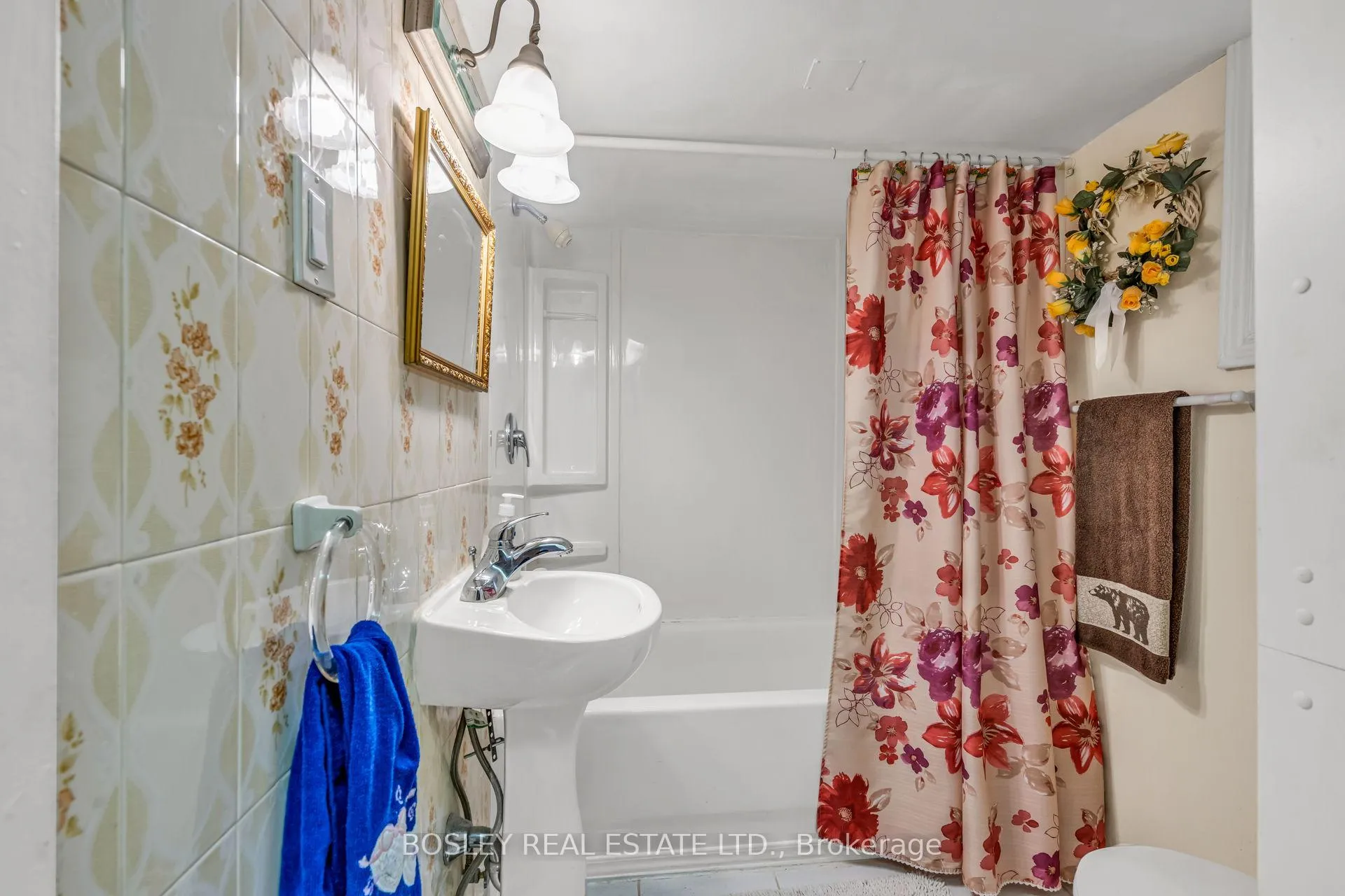 Photo 41 of 80 Roseneath Gardens, Toronto, Oakwood Village — HOMEH