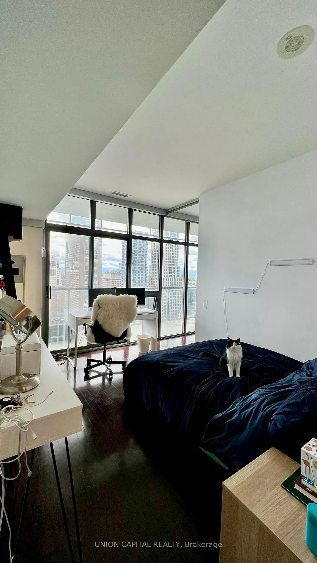 Photo 4 of Unit 2807, 33 Charles Street E, Toronto, Church-Yonge Corridor — HOMEH