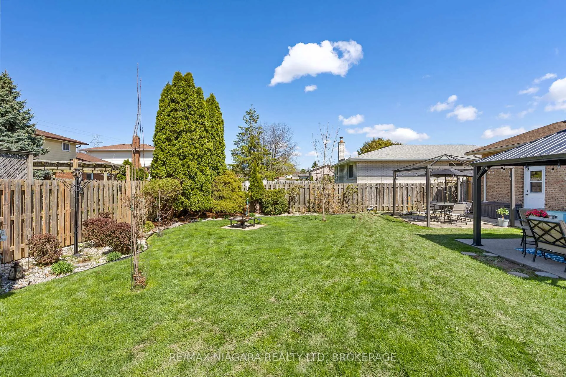 Photo 5 of 7161 Casey Street, Niagara Falls, Casey — HOMEH