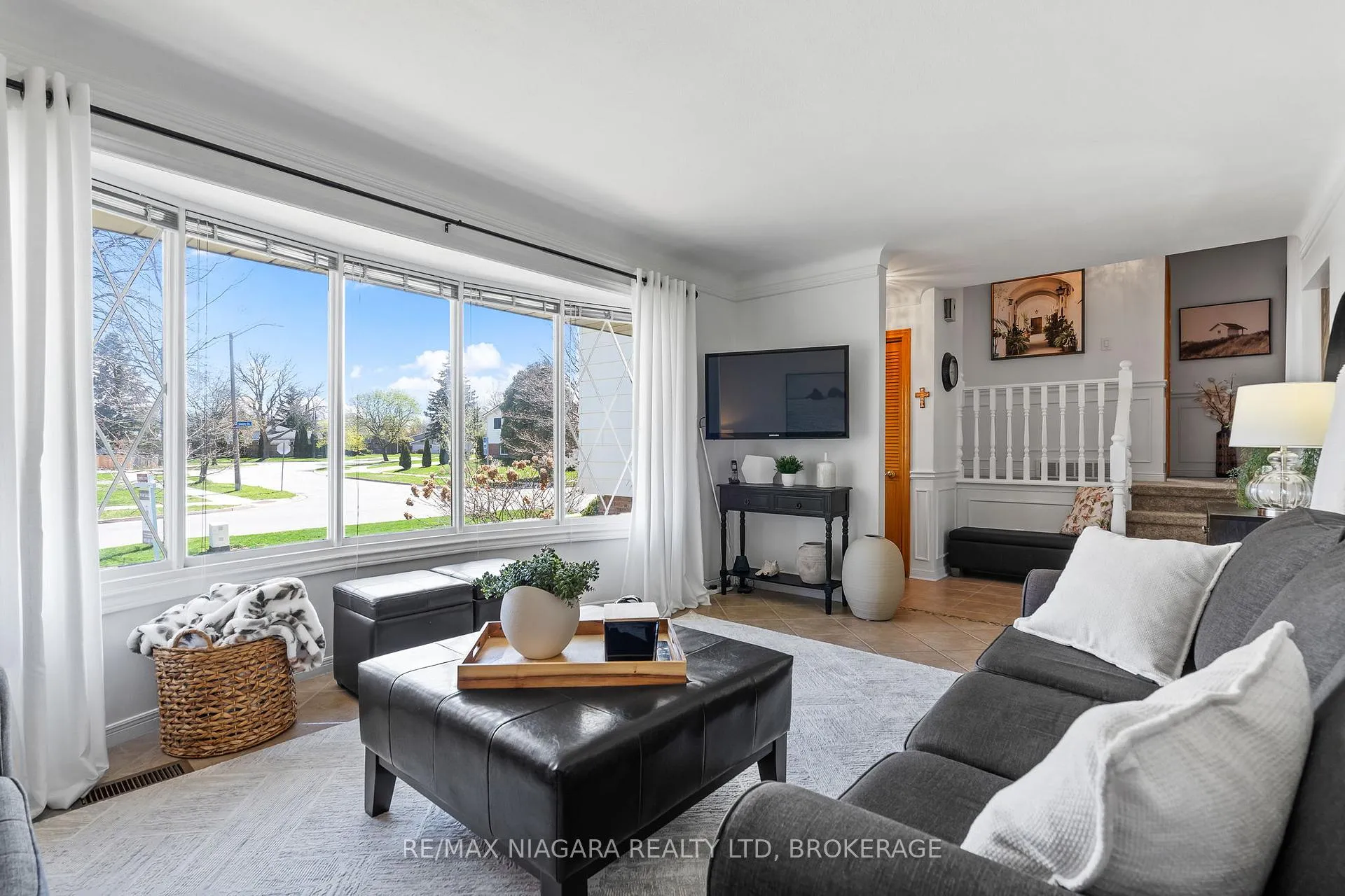 Photo 8 of 7161 Casey Street, Niagara Falls, Casey — HOMEH