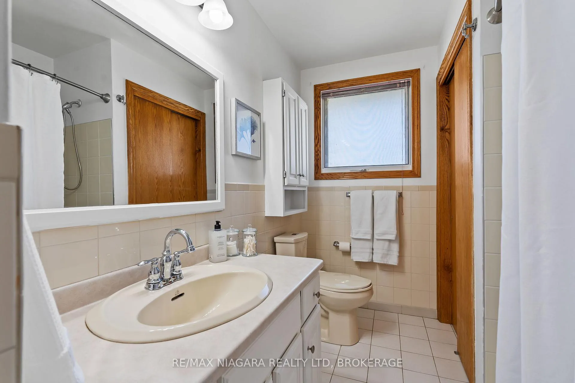 Photo 18 of 7161 Casey Street, Niagara Falls, Casey — HOMEH