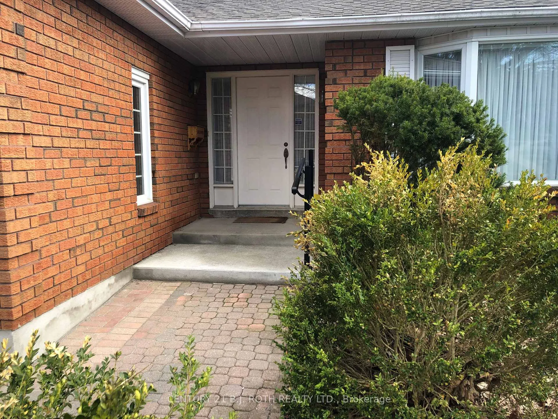 Photo 3 of 161 Shirley Avenue, Barrie, Letitia Heights — HOMEH