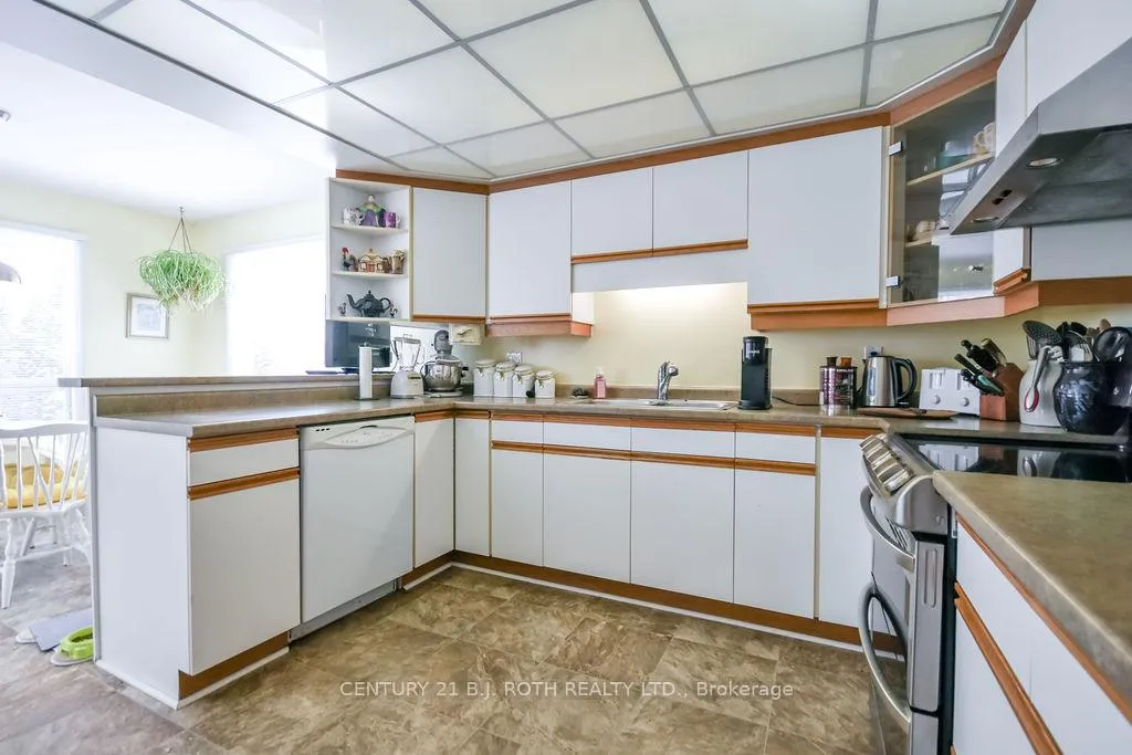 Photo 7 of 161 Shirley Avenue, Barrie, Letitia Heights — HOMEH