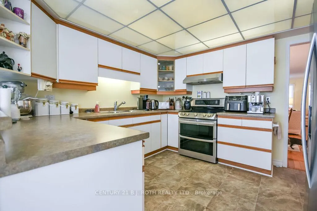 Photo 8 of 161 Shirley Avenue, Barrie, Letitia Heights — HOMEH