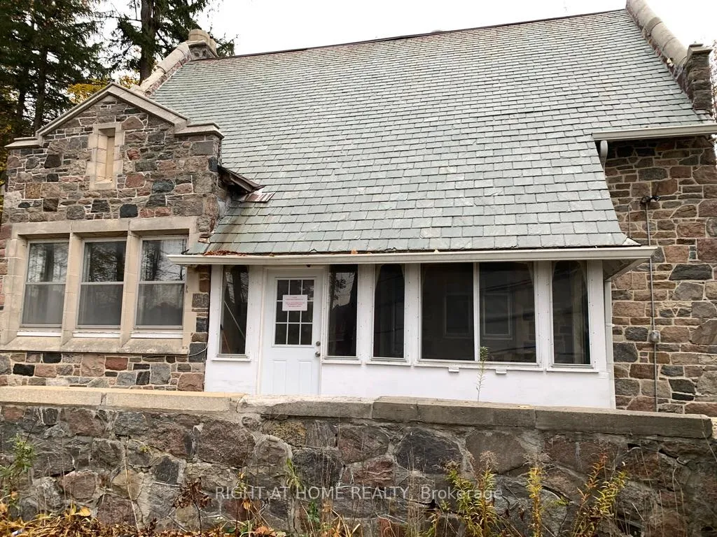 Photo 2 of 13760 Keele Street, King, Rural King — HOMEH