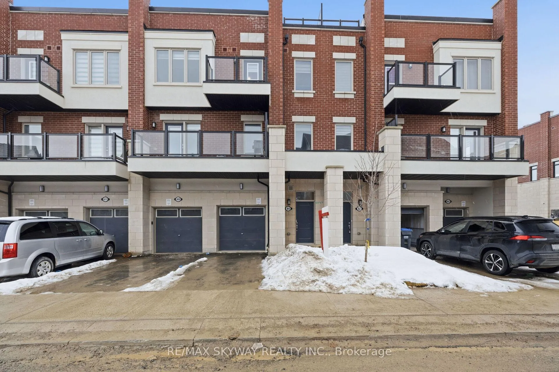 Photo 2 of 44 Springdale Avenue, Caledon, Rural Caledon — HOMEH