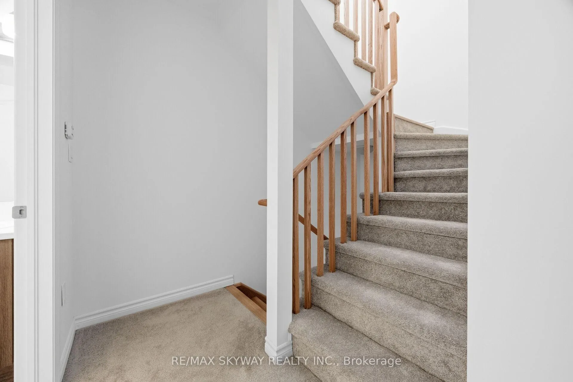 Photo 26 of 44 Springdale Avenue, Caledon, Rural Caledon — HOMEH