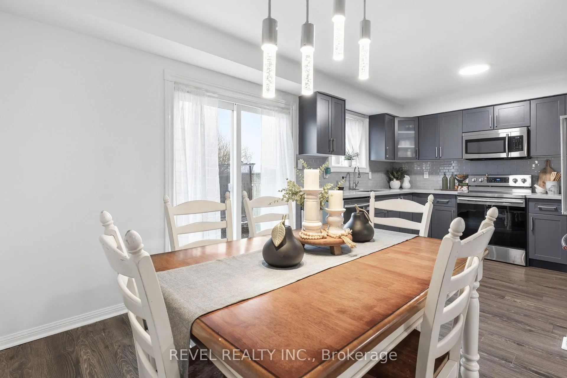 Photo 14 of 57 Shady Lane Crescent, Clarington, Bowmanville — HOMEH