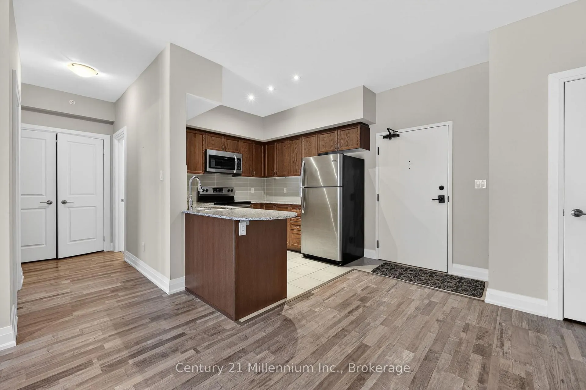 Photo 13 of Unit 109, 157 Wellington Street E, New Tecumseth, Alliston — HOMEH