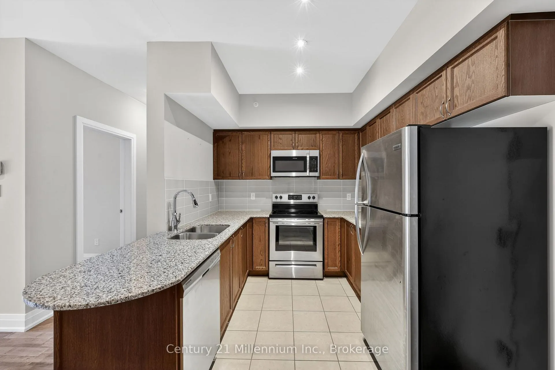 Photo 17 of Unit 109, 157 Wellington Street E, New Tecumseth, Alliston — HOMEH