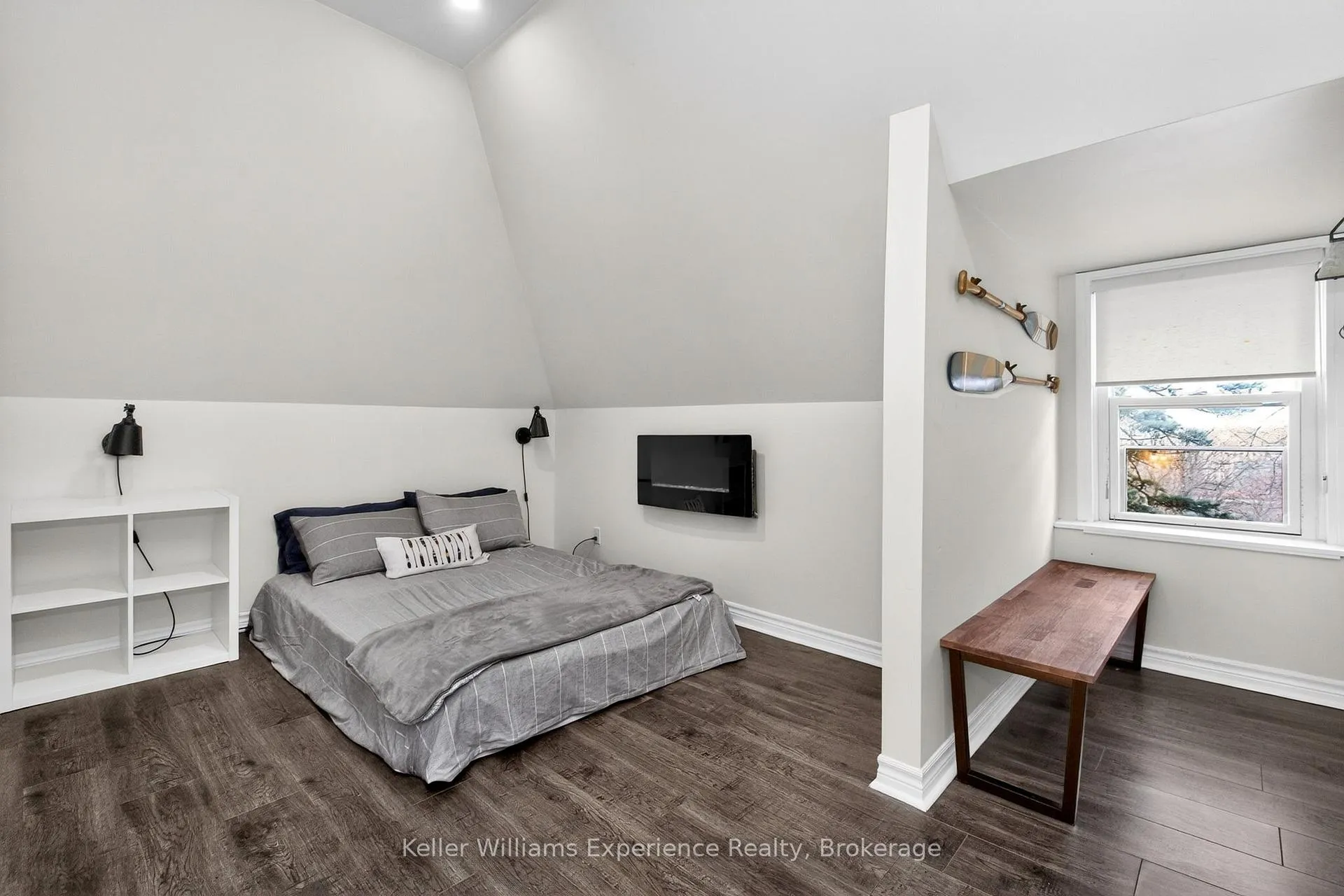 Photo 19 of 166 Sixth Street, Midland — HOMEH