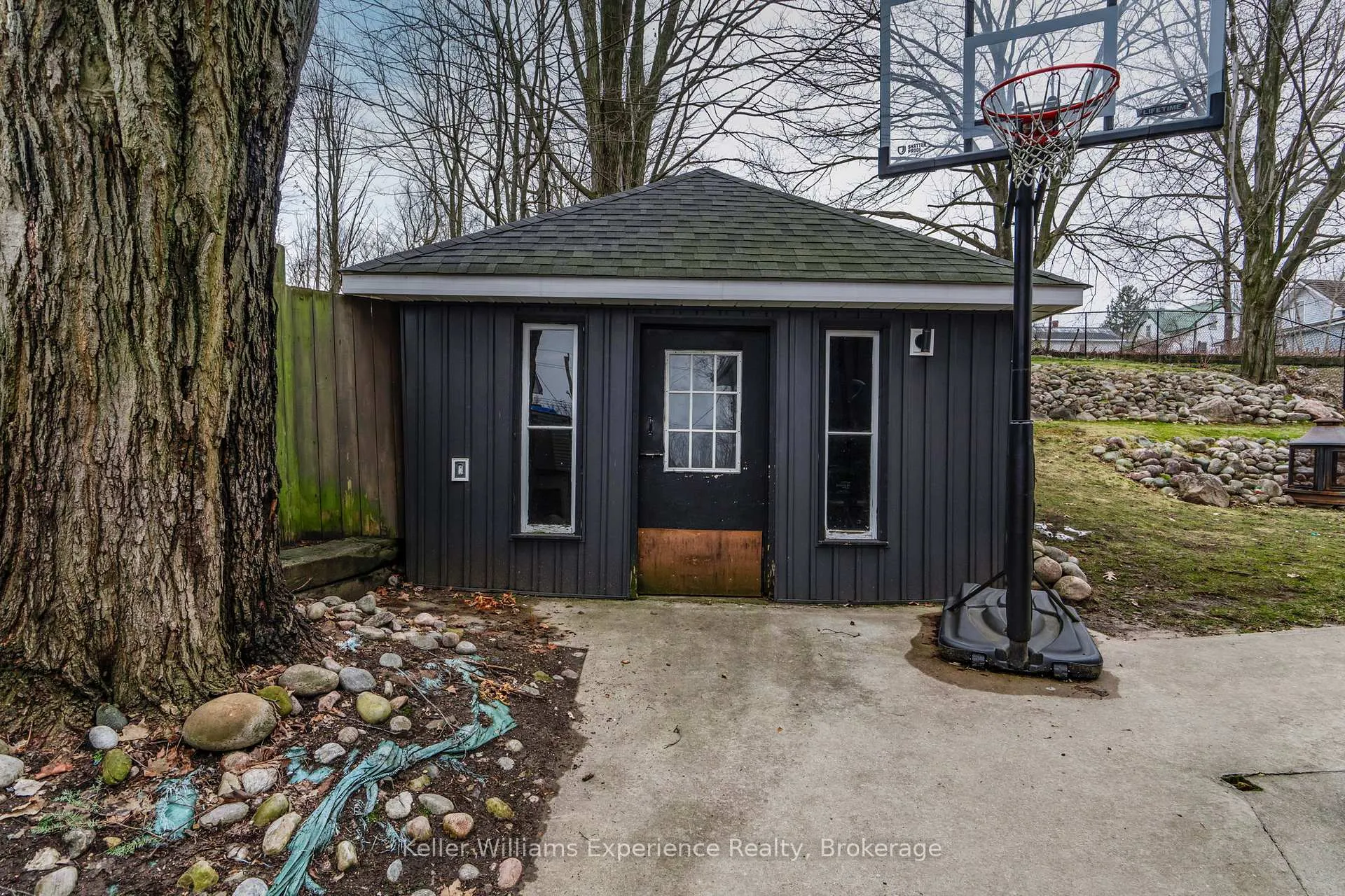 Photo 21 of 166 Sixth Street, Midland — HOMEH