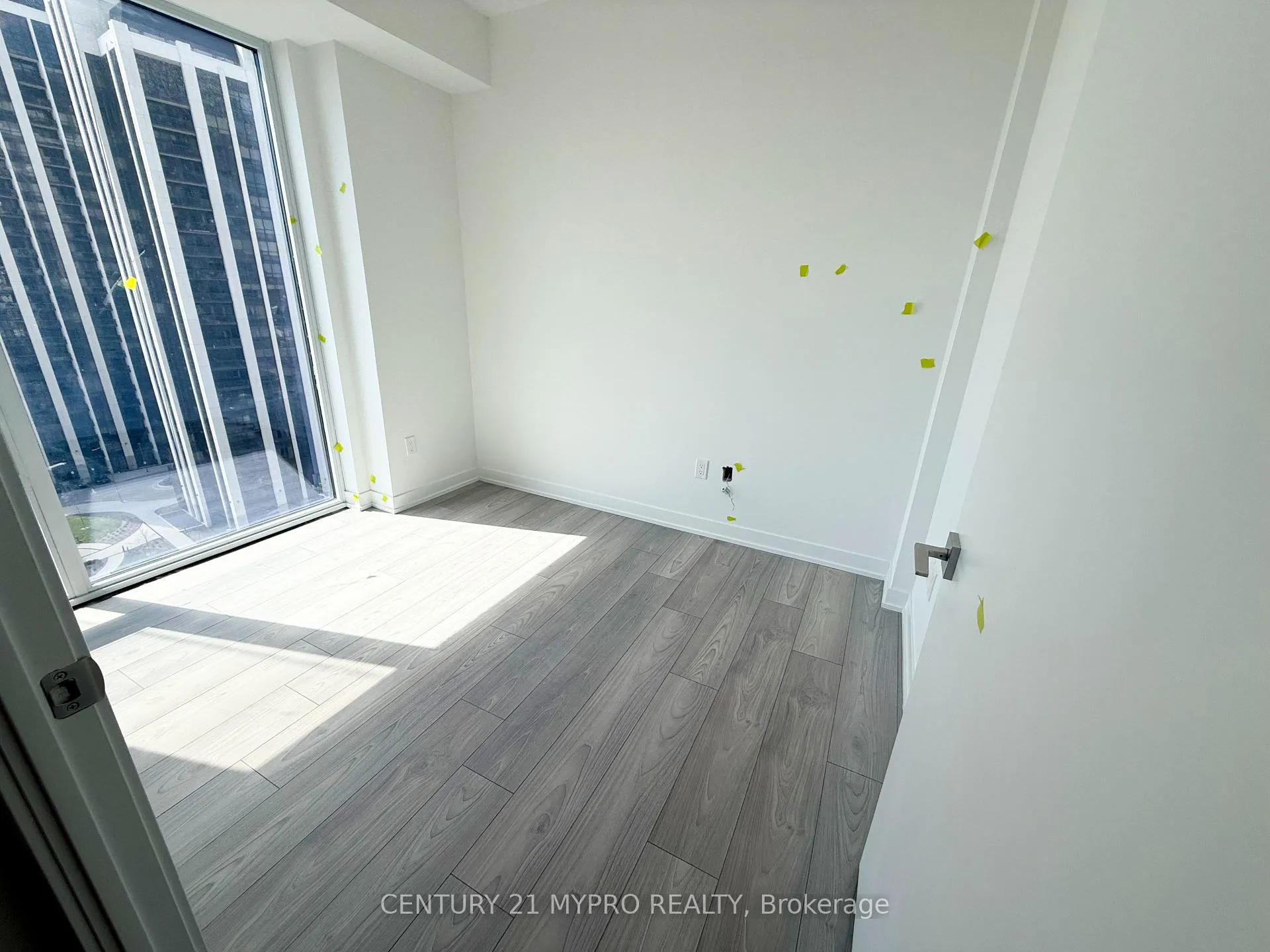 Photo 3 of Unit 1209, 474 Caldari Road, Vaughan, Concord — HOMEH
