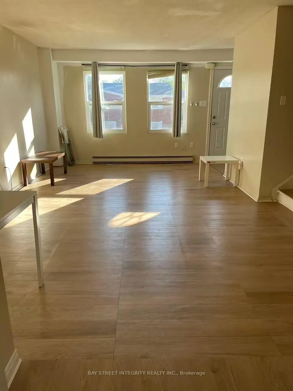 Photo 3 of 228 Westcourt Place, Waterloo — HOMEH