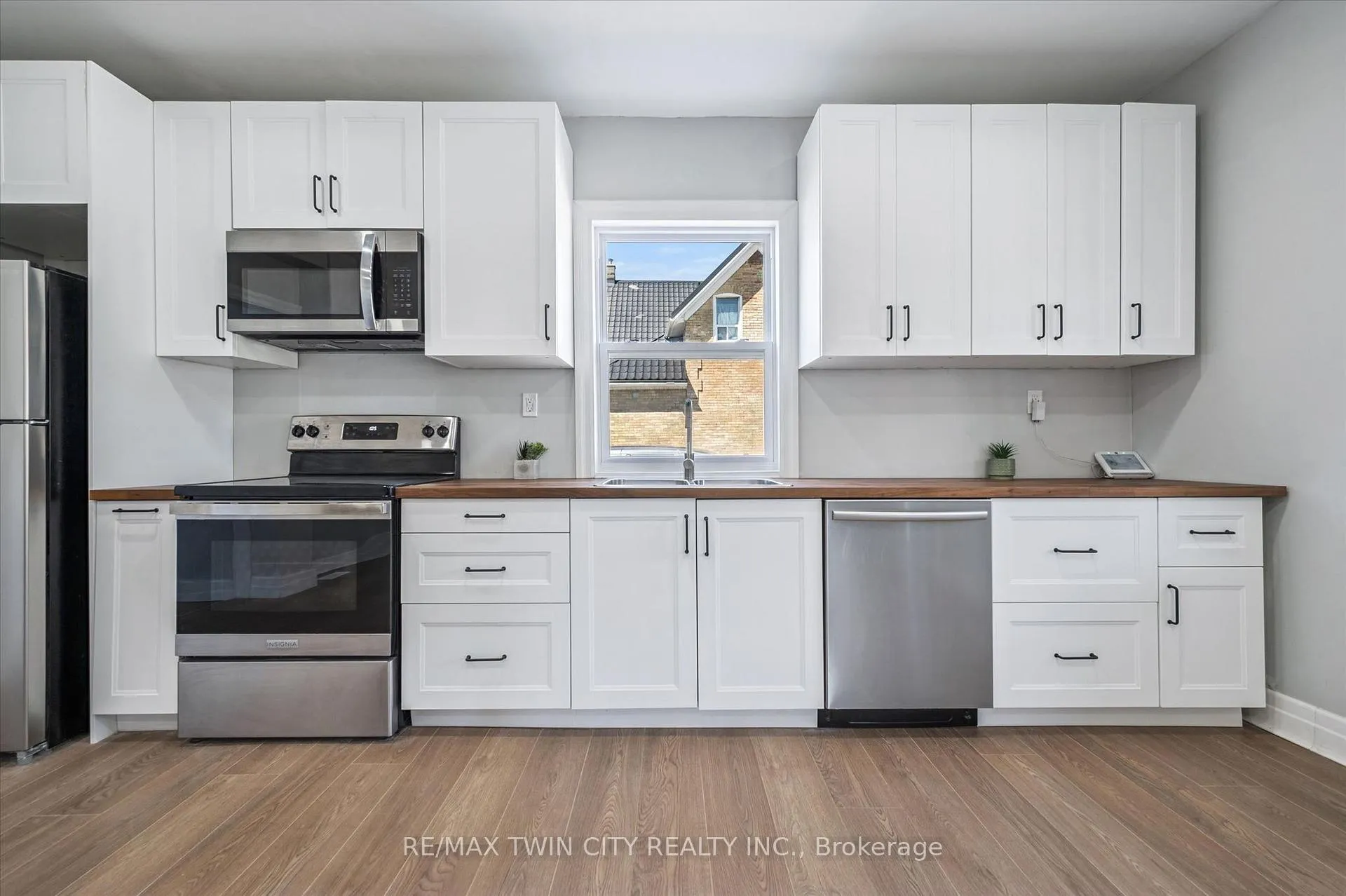 Photo 9 of 580 Main Street E, North Perth, Listowel — HOMEH