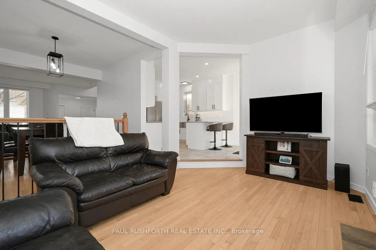Photo 12 of 338 Kinghorn Crescent, Ottawa, Kanata - Morgan's Grant/South March — HOMEH