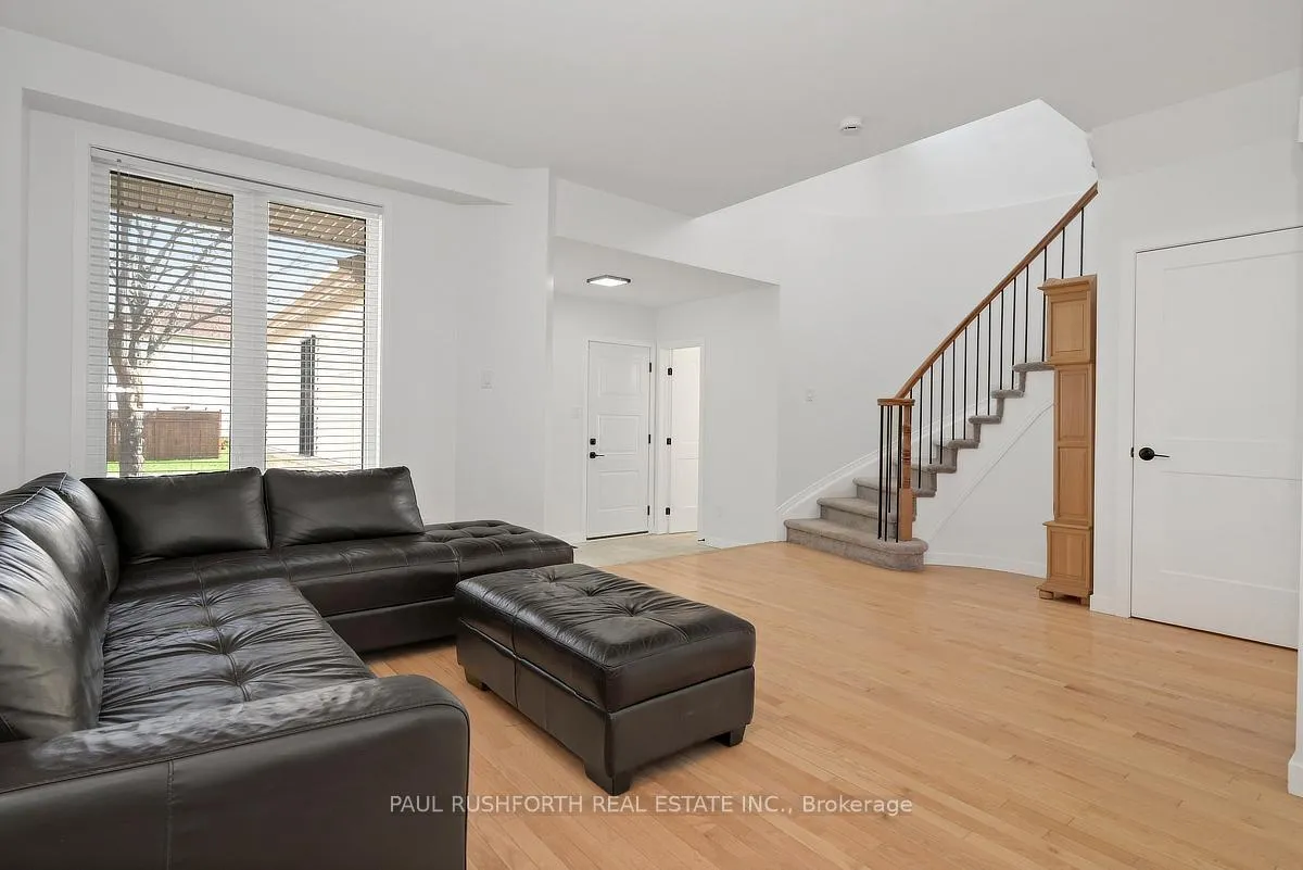 Photo 19 of 338 Kinghorn Crescent, Ottawa, Kanata - Morgan's Grant/South March — HOMEH