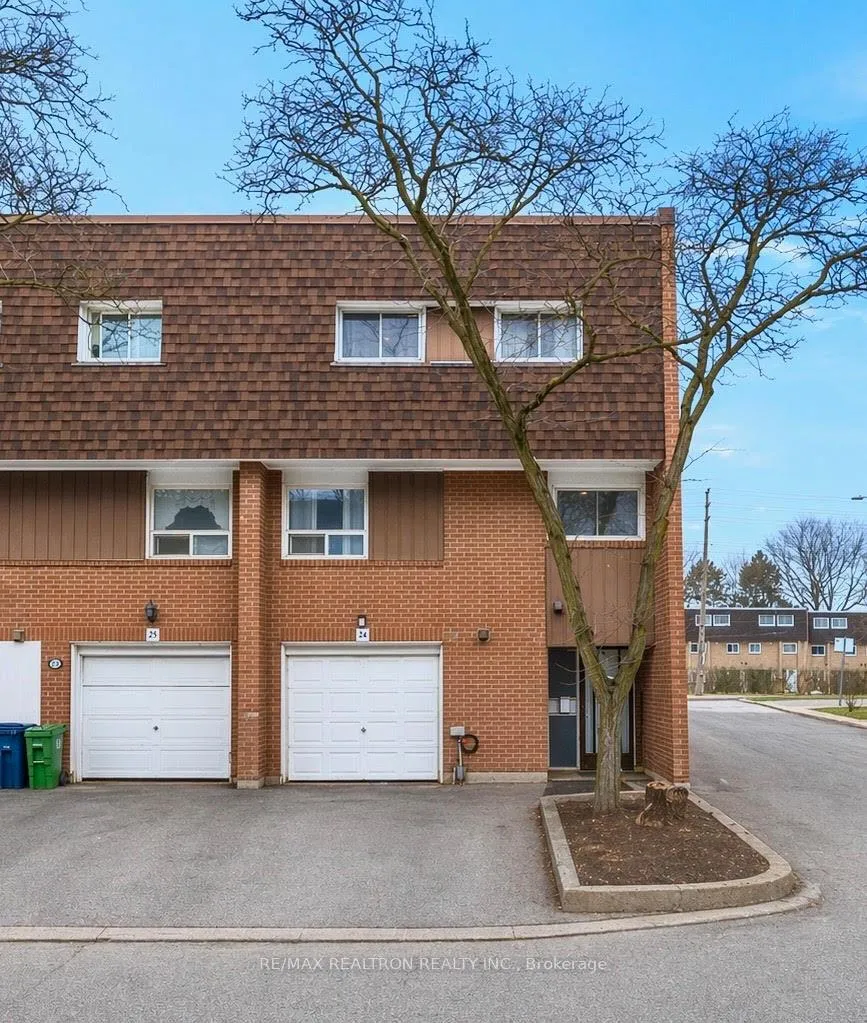 Photo 1 of Unit 24, 1673 Albion Road, Etobicoke, West Humber-Clairville — HOMEH