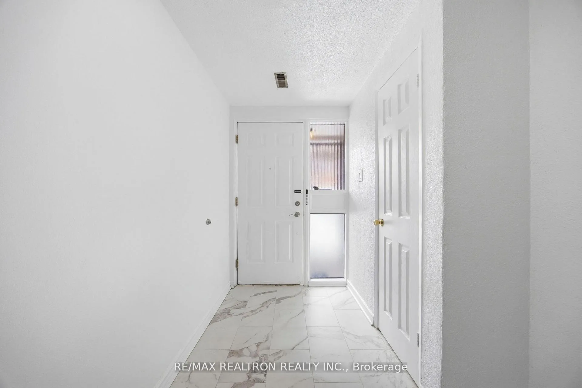 Photo 4 of Unit 24, 1673 Albion Road, Etobicoke, West Humber-Clairville — HOMEH