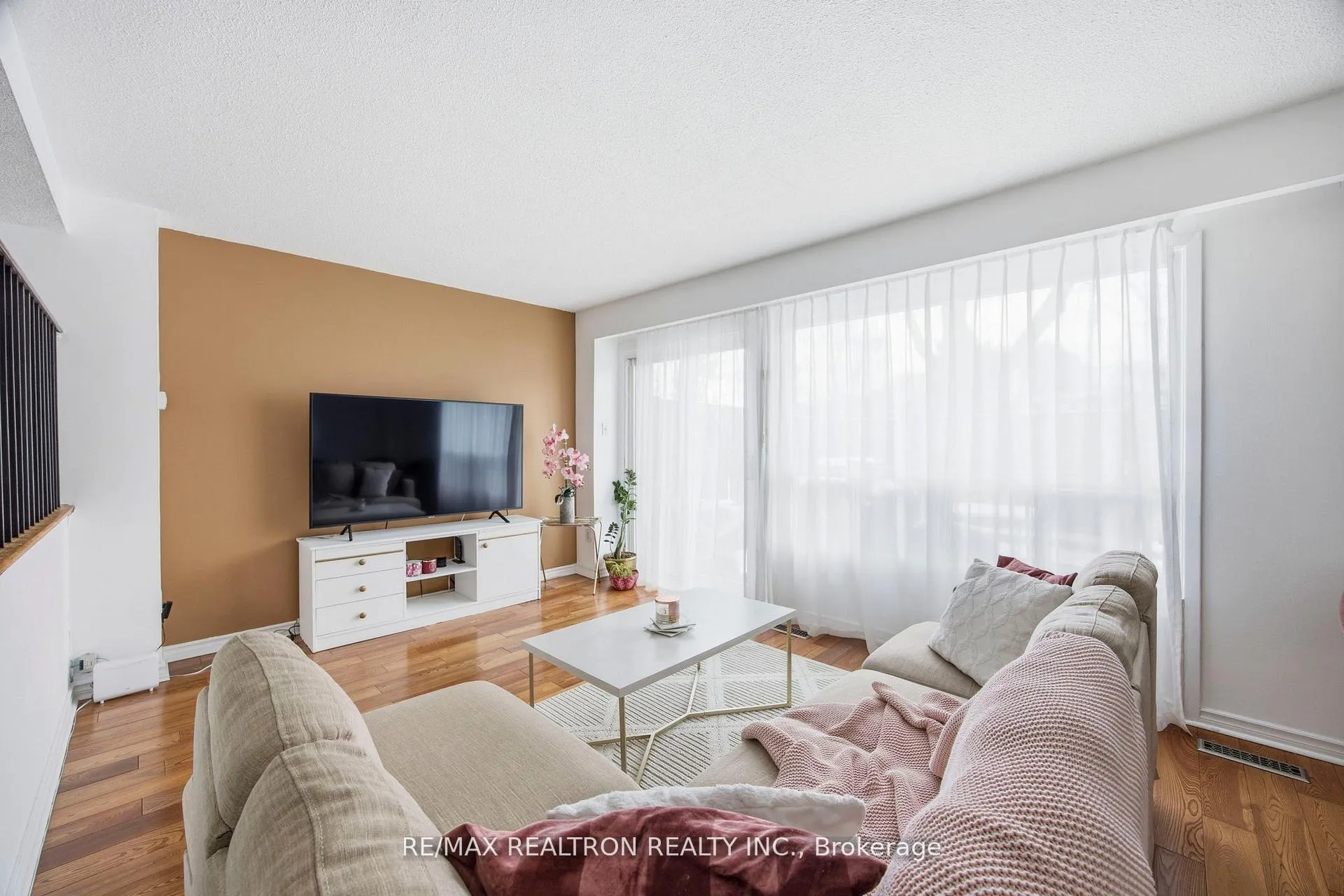 Photo 9 of Unit 24, 1673 Albion Road, Etobicoke, West Humber-Clairville — HOMEH