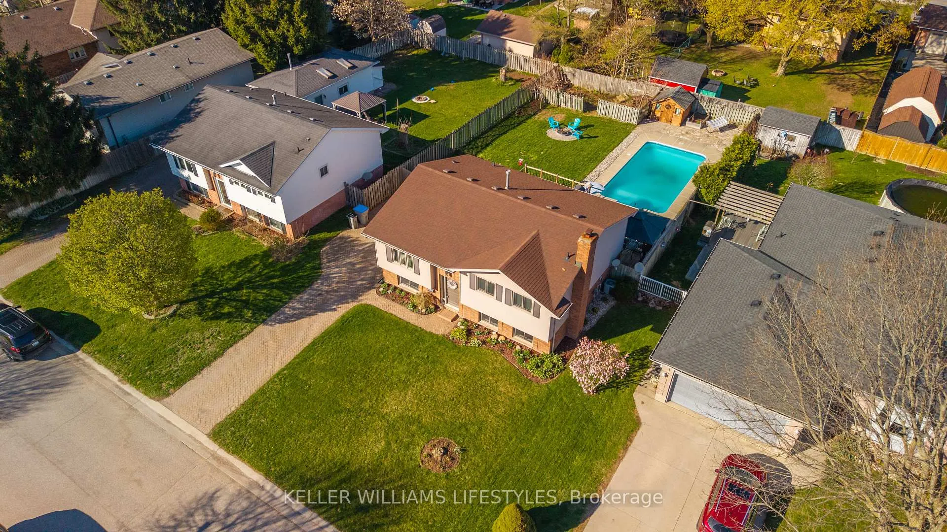 Photo 3 of 7 Pearson Avenue, Strathroy-Caradoc, SW — HOMEH