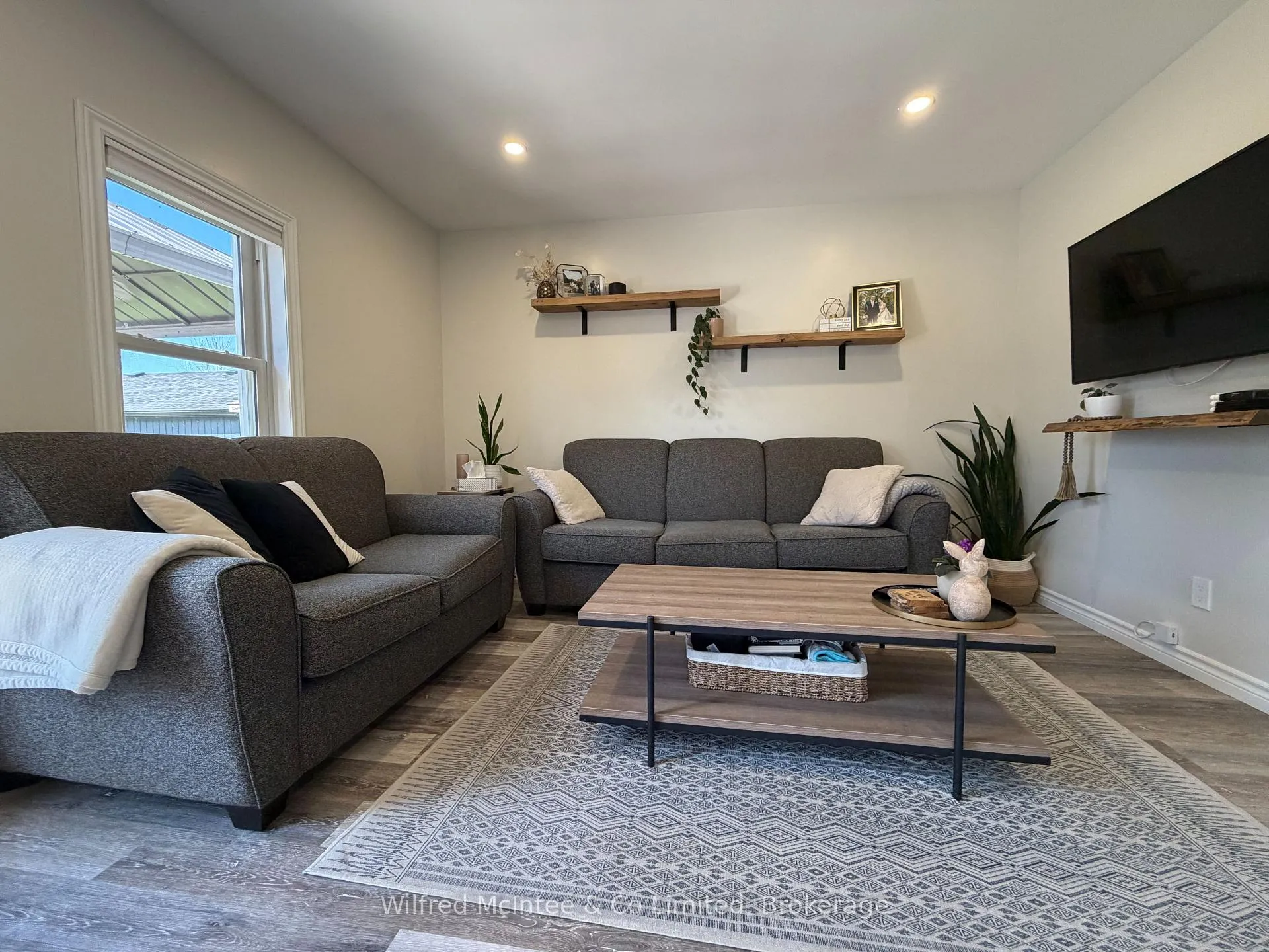 Photo 7 of 207 John Street, Brockton — HOMEH