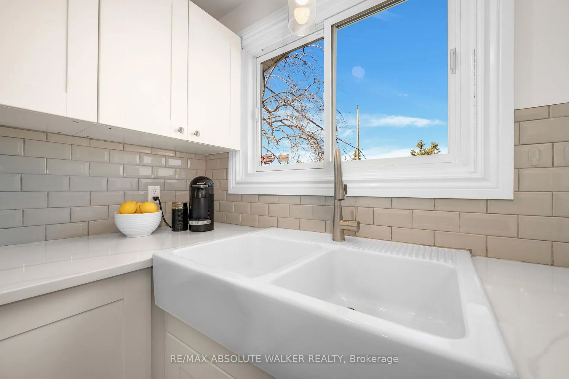 Photo 11 of 2052 Valley Drive, Ottawa, Elmvale Acres/Urbandale — HOMEH