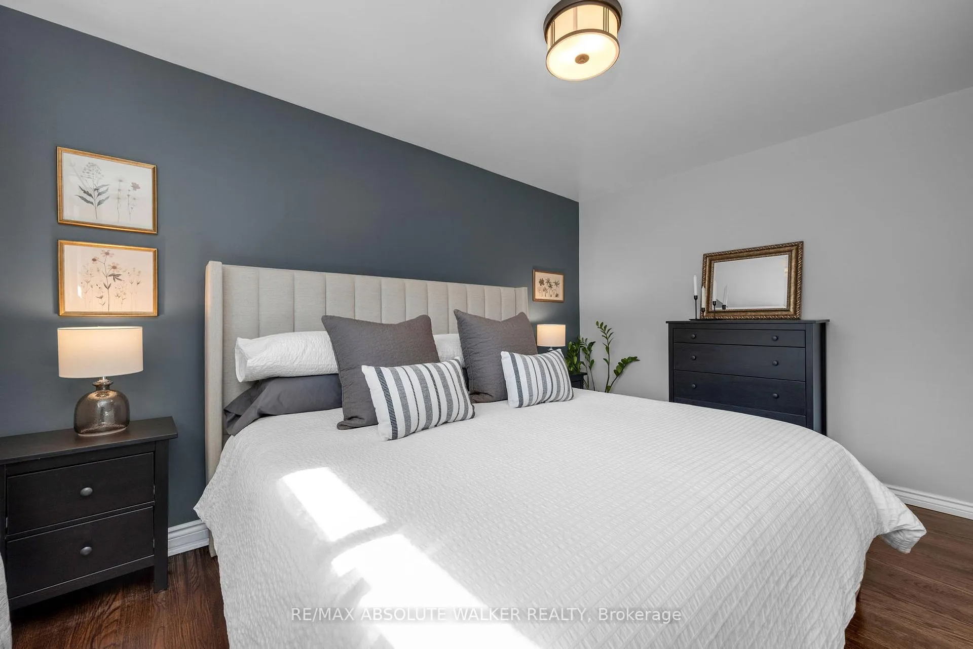 Photo 13 of 2052 Valley Drive, Ottawa, Elmvale Acres/Urbandale — HOMEH