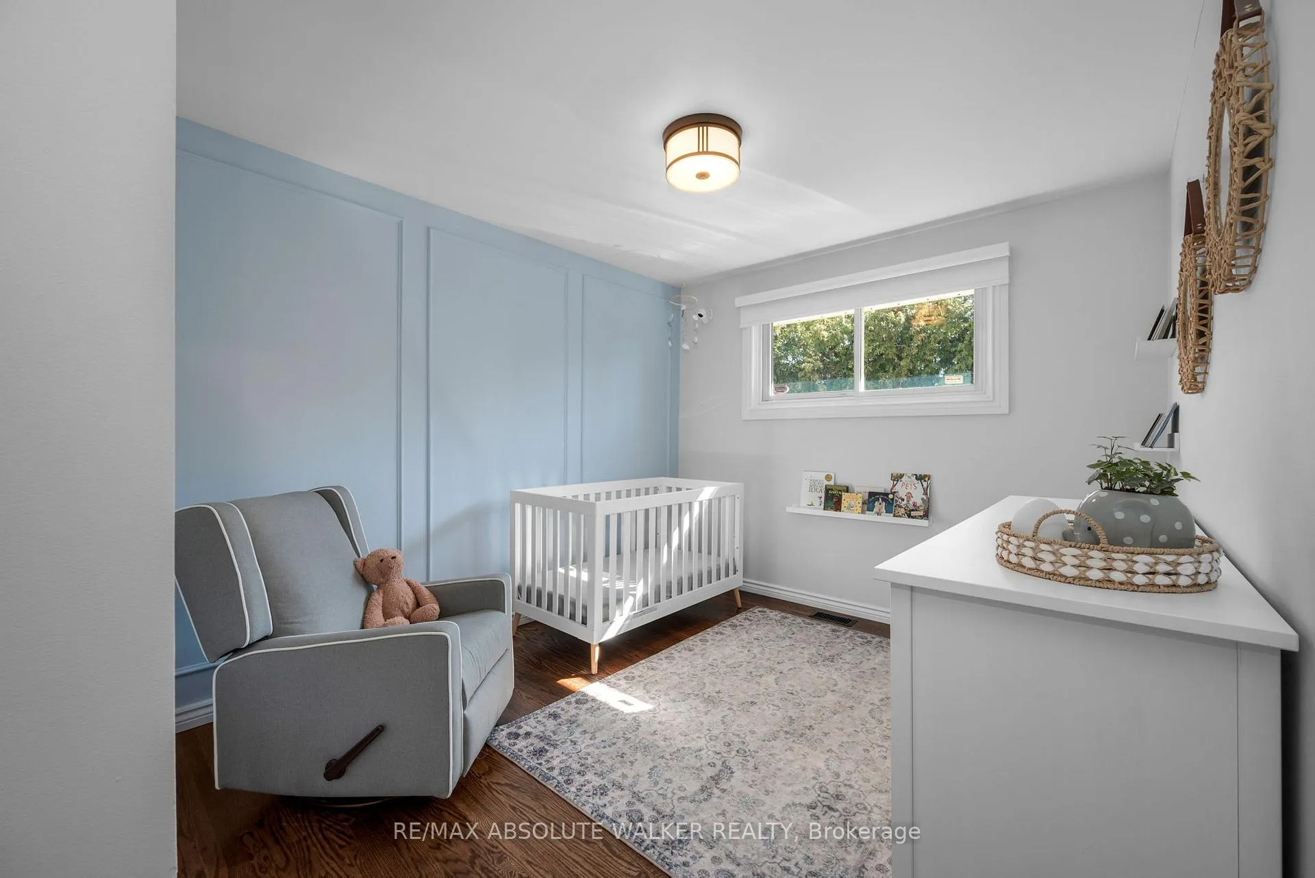 Photo 17 of 2052 Valley Drive, Ottawa, Elmvale Acres/Urbandale — HOMEH