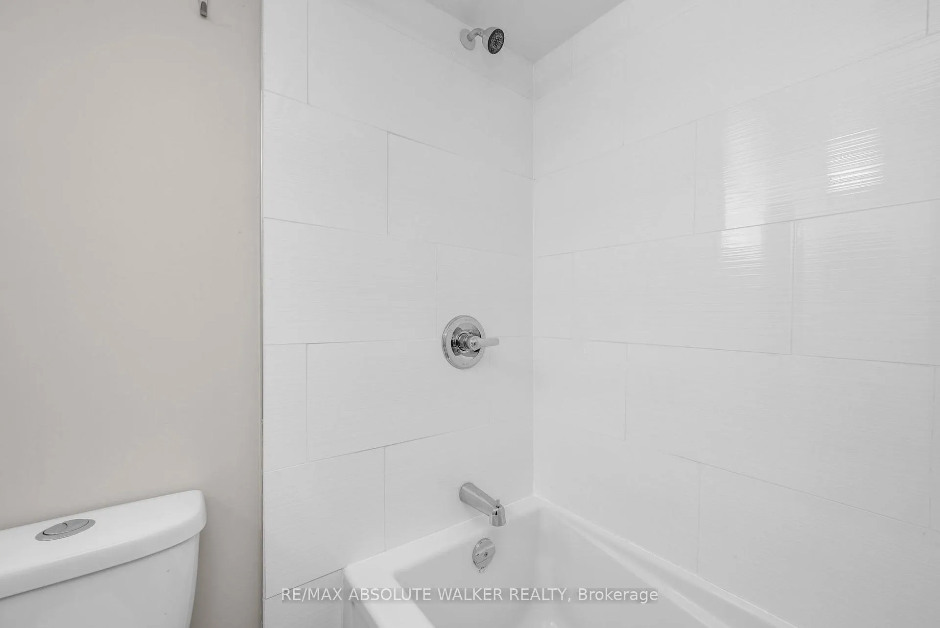 Photo 31 of 2052 Valley Drive, Ottawa, Elmvale Acres/Urbandale — HOMEH