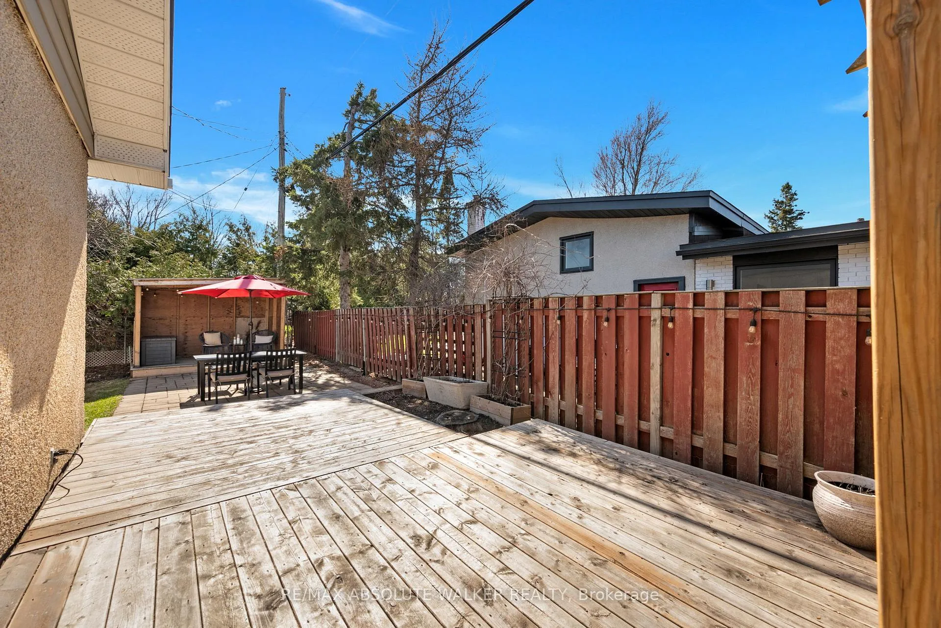 Photo 33 of 2052 Valley Drive, Ottawa, Elmvale Acres/Urbandale — HOMEH