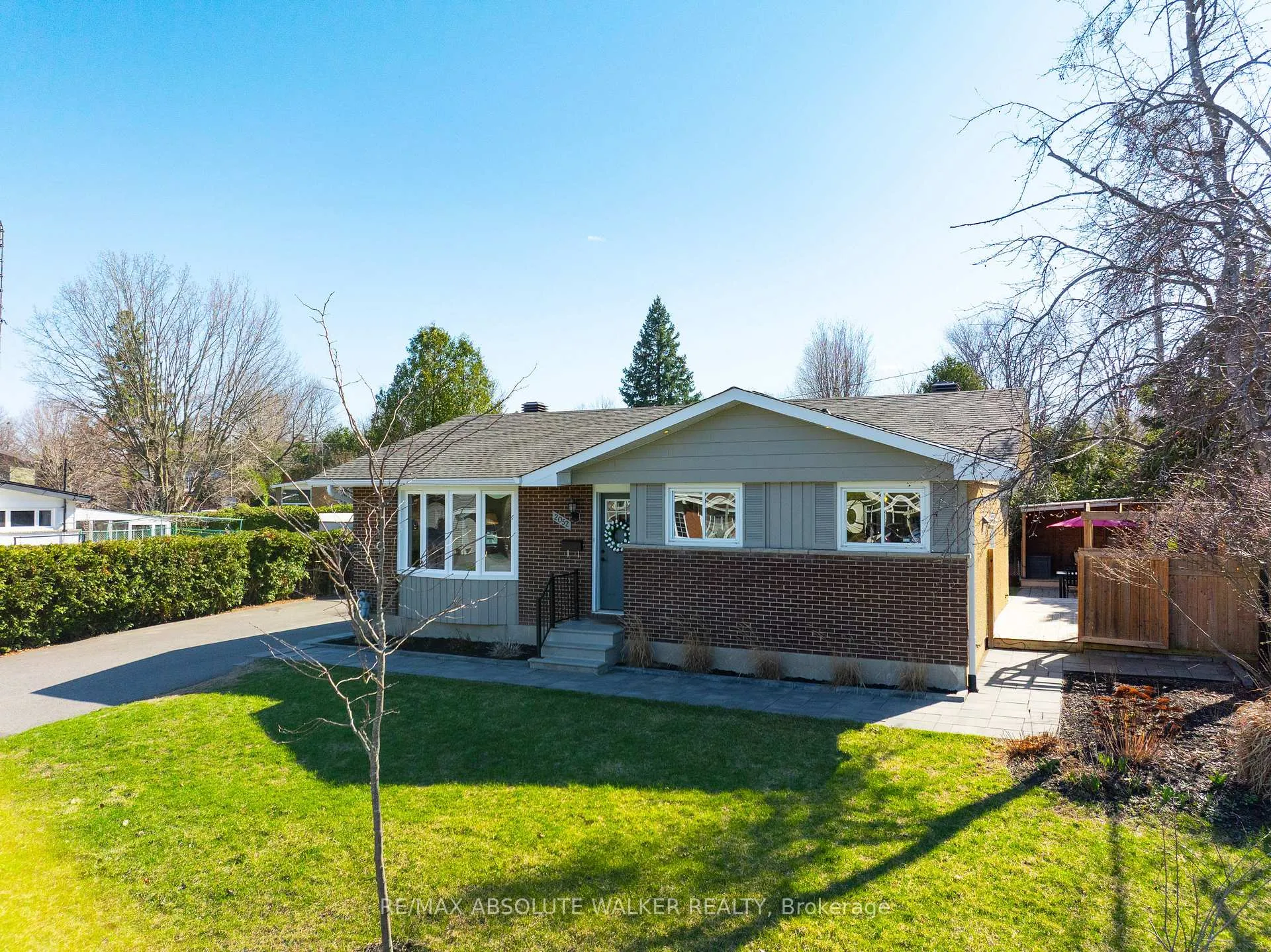 Photo 37 of 2052 Valley Drive, Ottawa, Elmvale Acres/Urbandale — HOMEH
