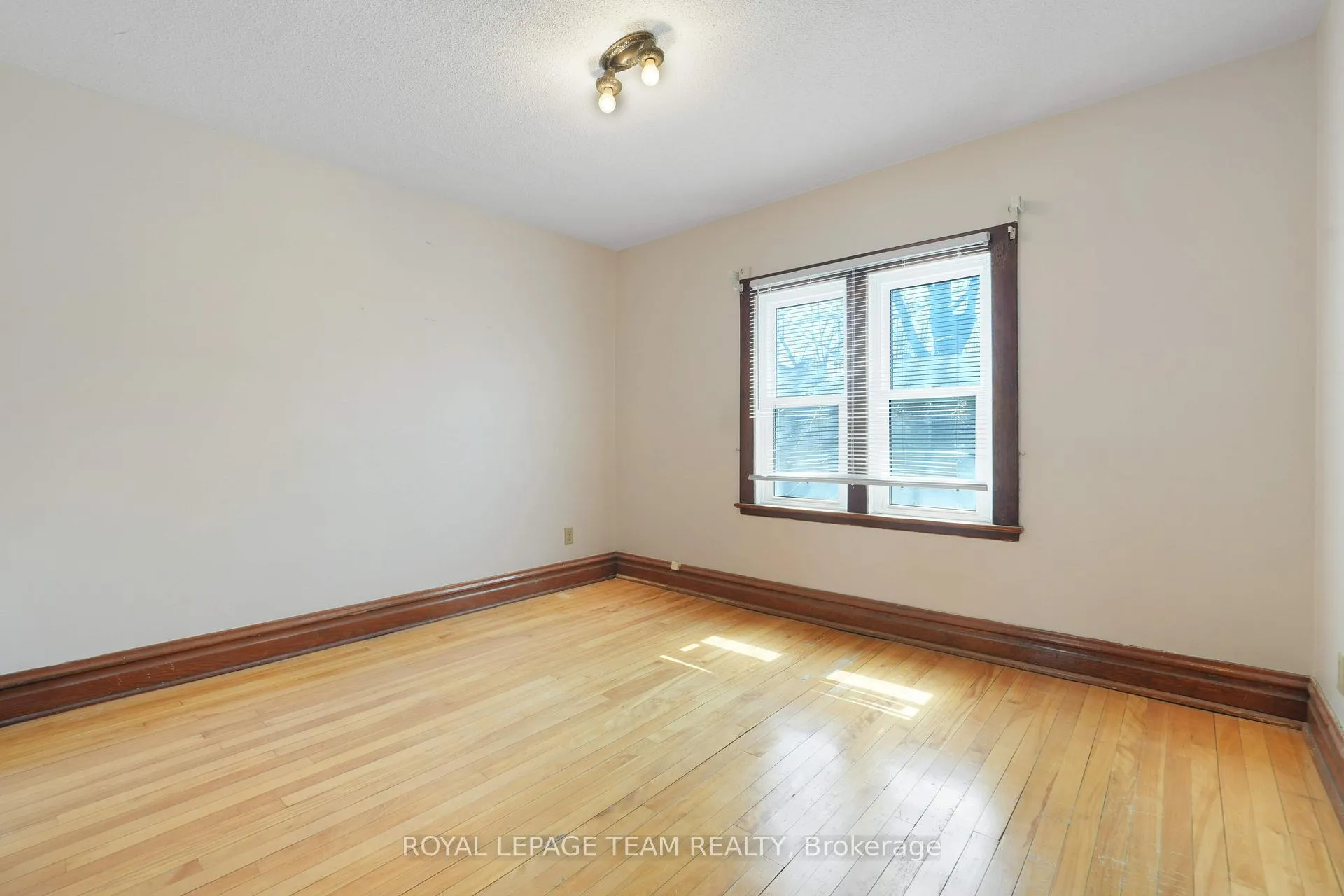 Photo 28 of 85 Grove Avenue, Ottawa, Old Ottawa South — HOMEH