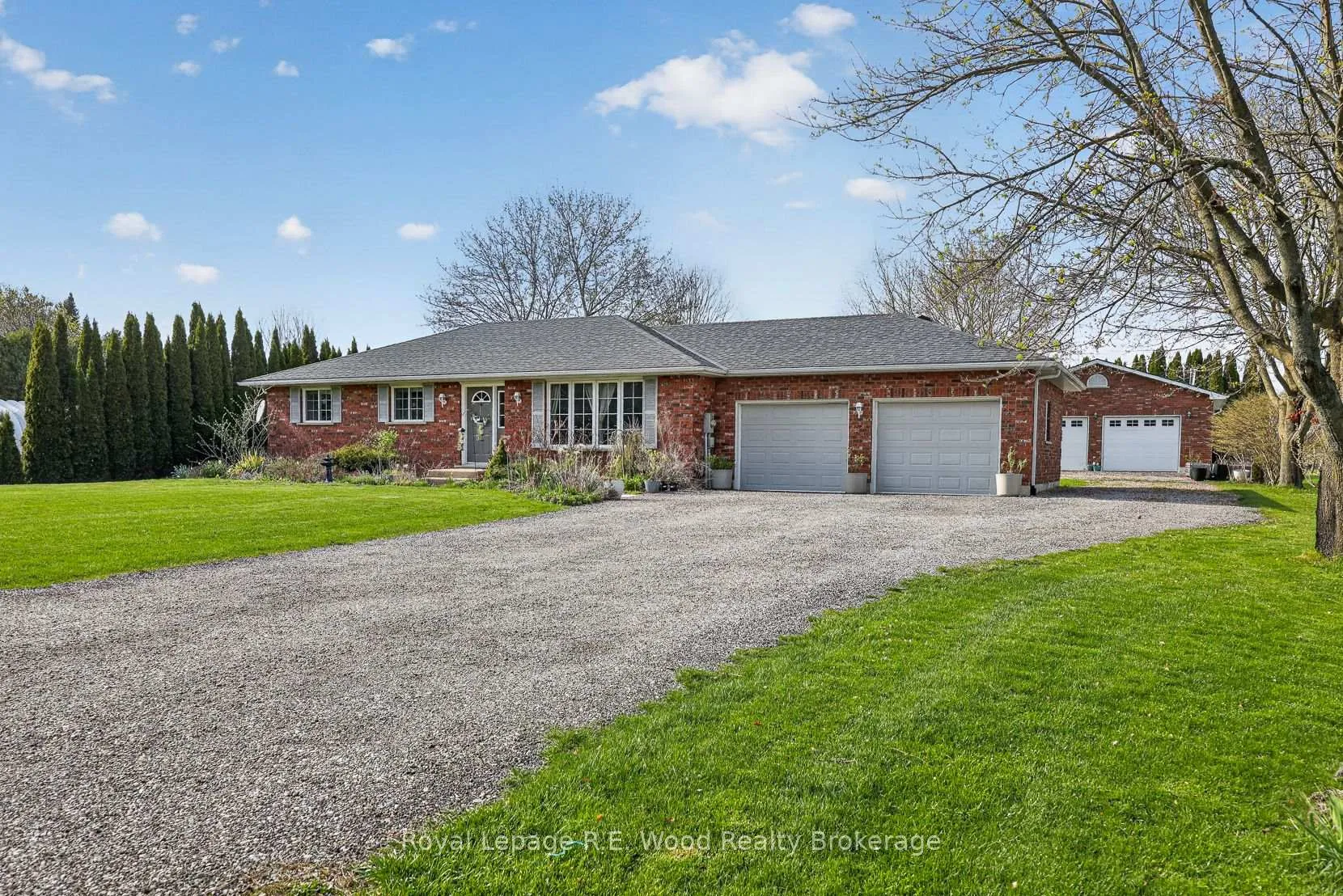 Front of 917 Norfolk County Road 19