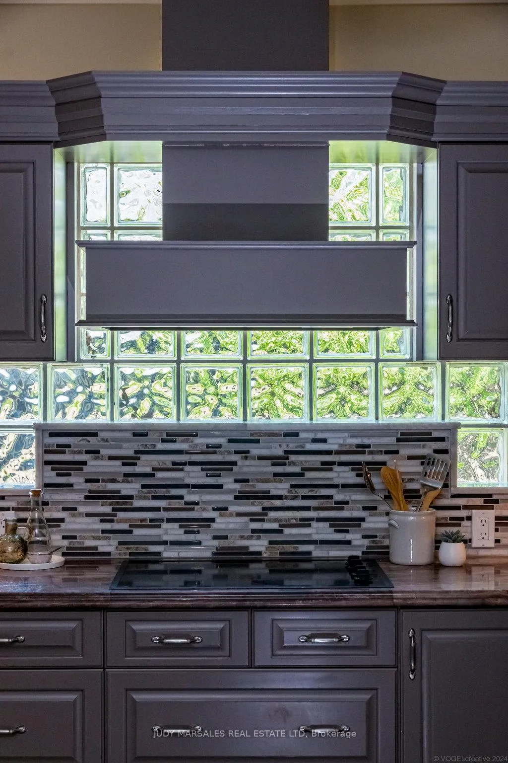 Photo 19 of 377 Hess Street S, Hamilton, Durand — HOMEH