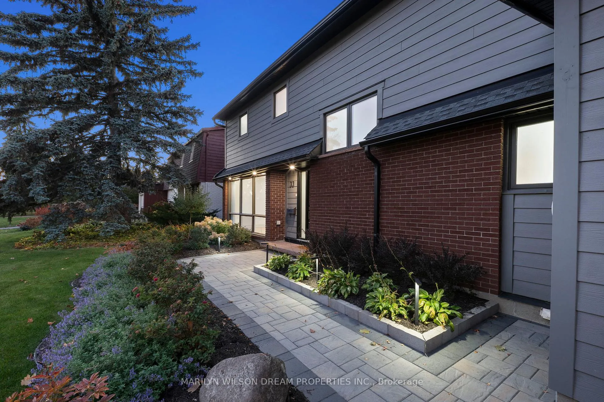 Photo 2 of 33 Commanche Drive, Ottawa, City View/Skyline/Fisher Heights/Parkwood Hills — HOMEH