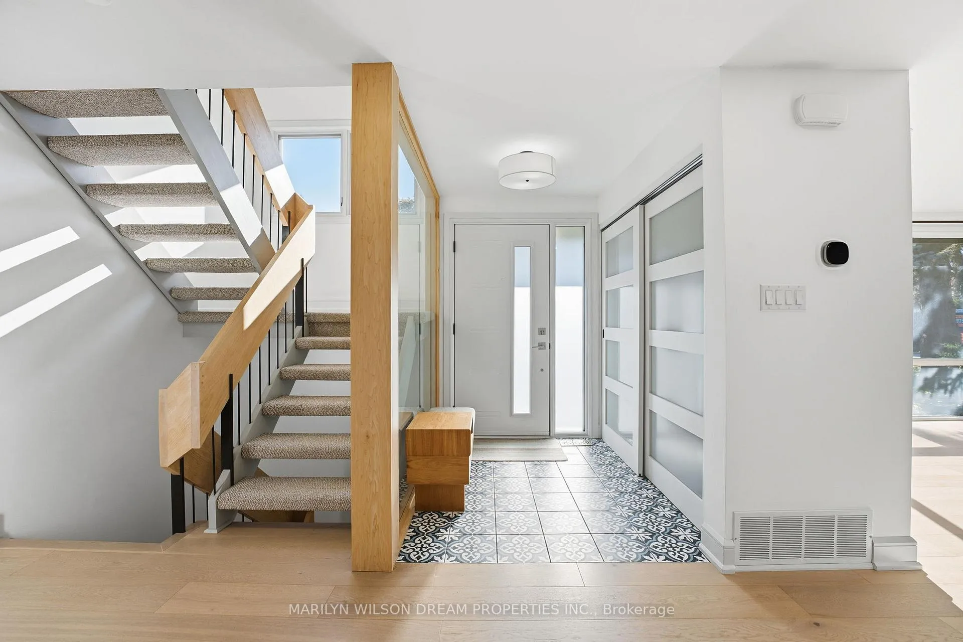Photo 6 of 33 Commanche Drive, Ottawa, City View/Skyline/Fisher Heights/Parkwood Hills — HOMEH