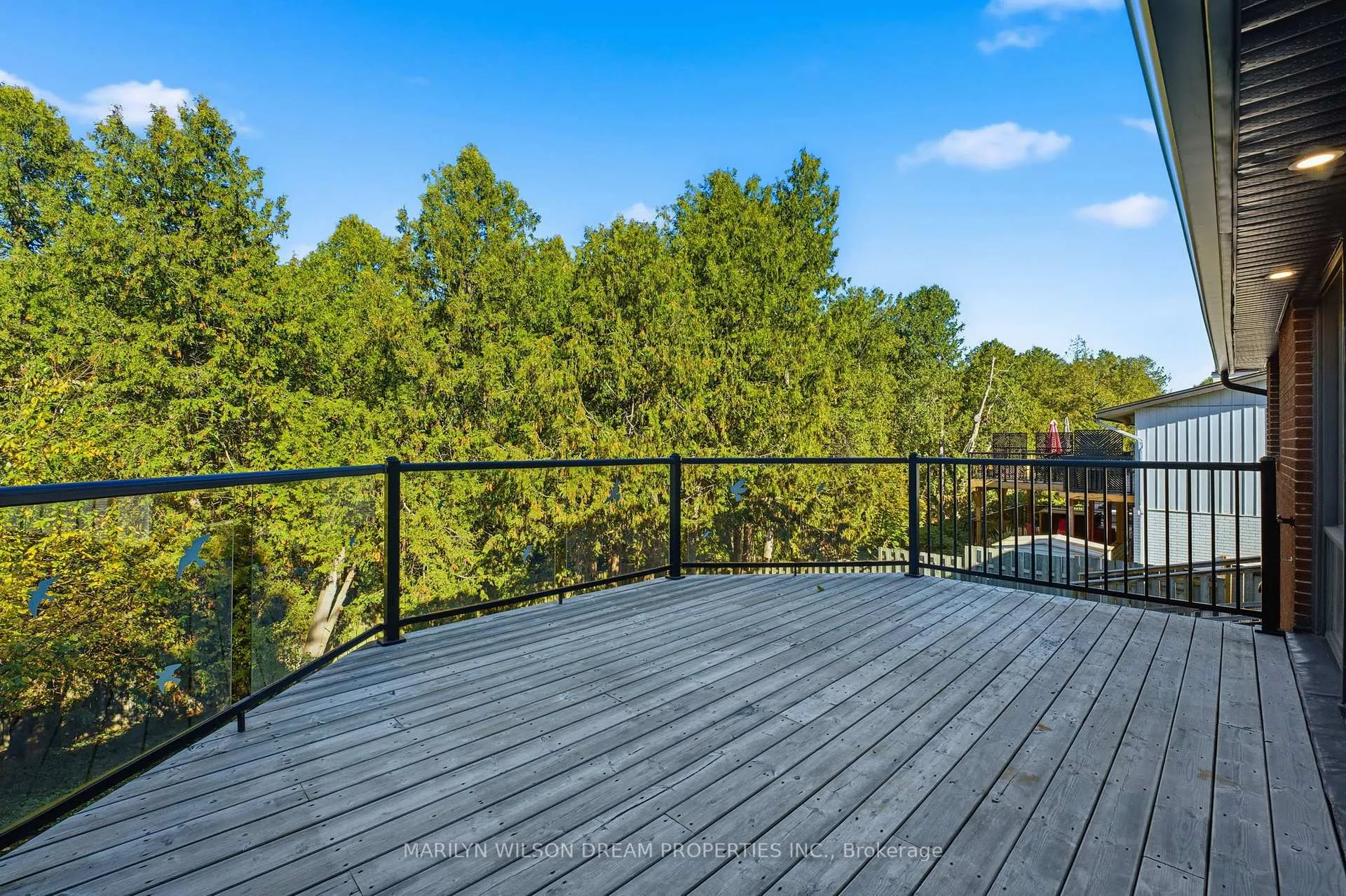 Photo 12 of 33 Commanche Drive, Ottawa, City View/Skyline/Fisher Heights/Parkwood Hills — HOMEH