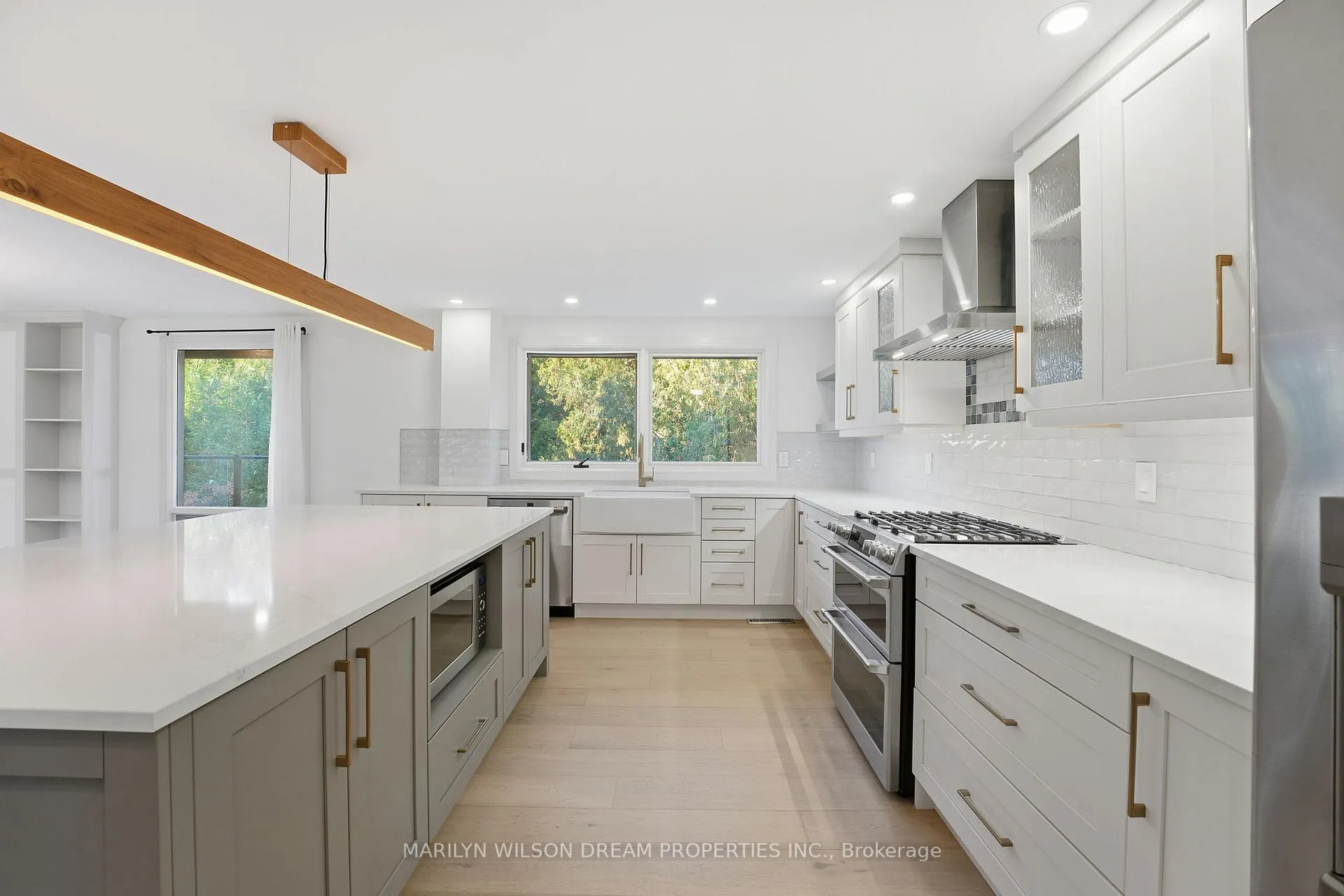 Photo 18 of 33 Commanche Drive, Ottawa, City View/Skyline/Fisher Heights/Parkwood Hills — HOMEH