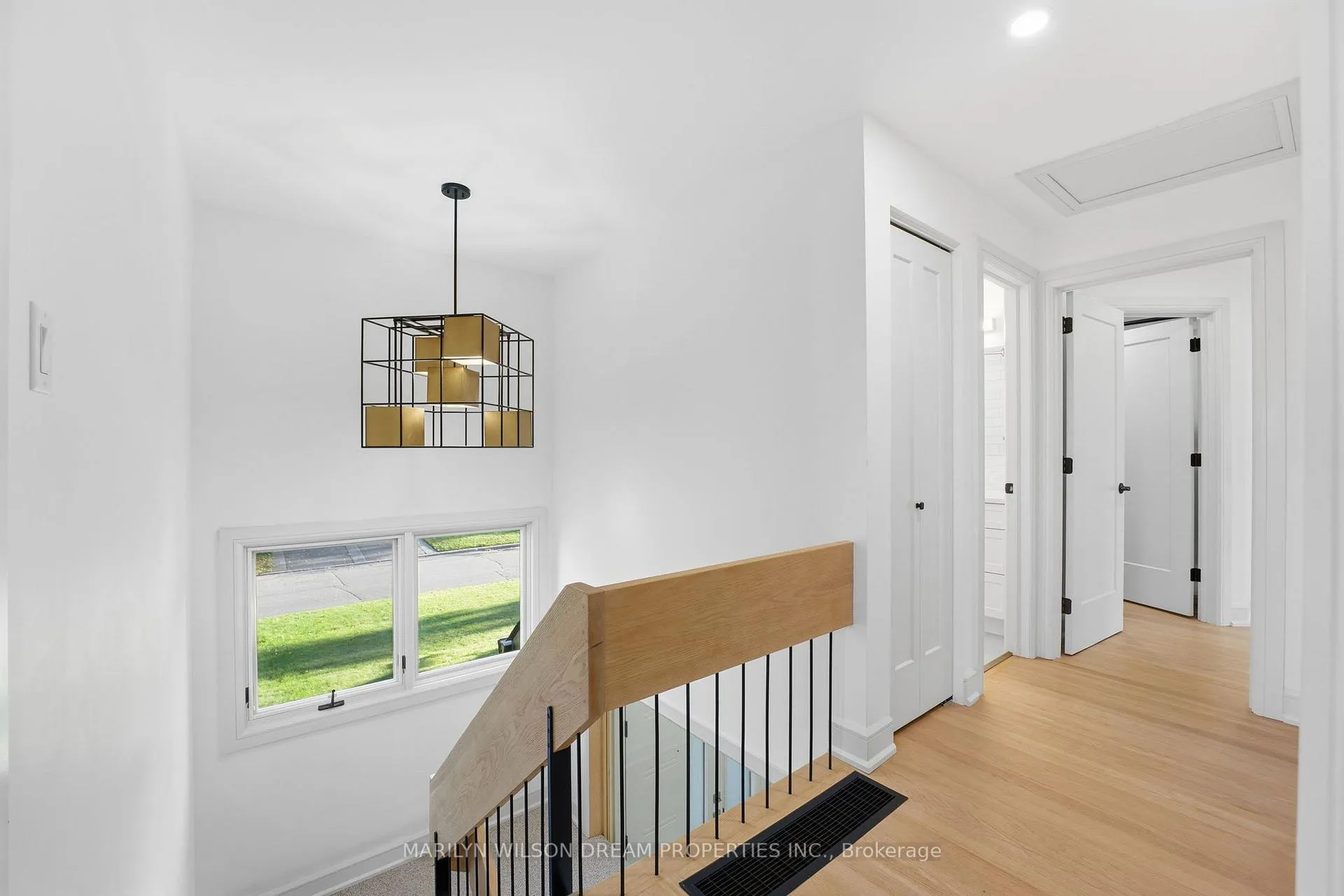 Photo 22 of 33 Commanche Drive, Ottawa, City View/Skyline/Fisher Heights/Parkwood Hills — HOMEH