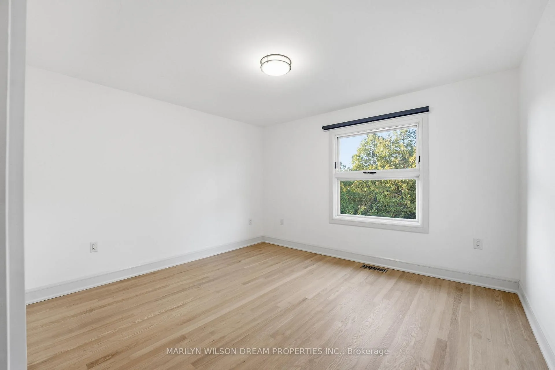 Photo 27 of 33 Commanche Drive, Ottawa, City View/Skyline/Fisher Heights/Parkwood Hills — HOMEH