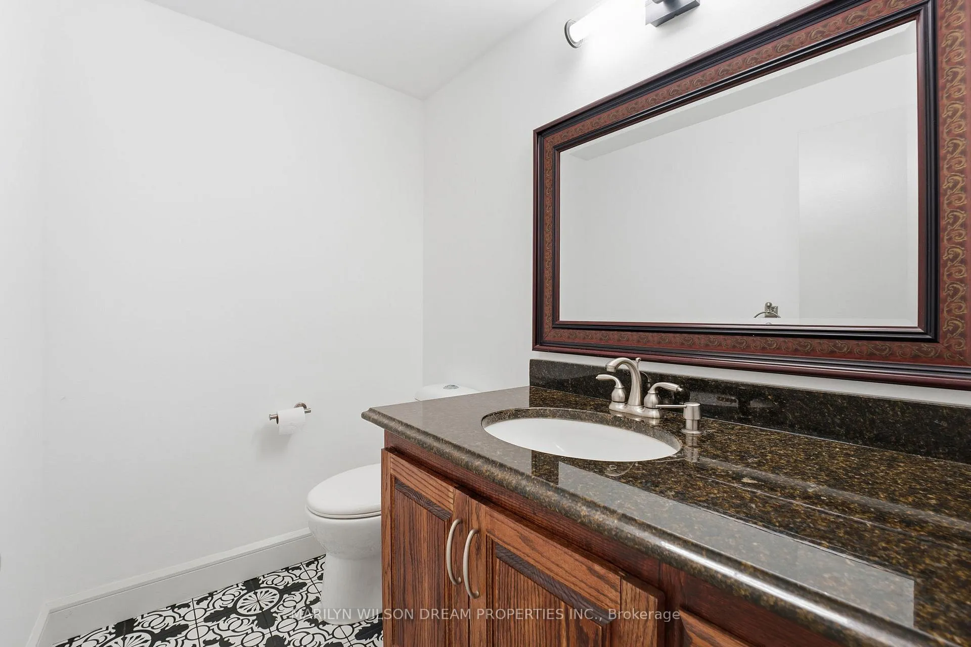 Photo 37 of 33 Commanche Drive, Ottawa, City View/Skyline/Fisher Heights/Parkwood Hills — HOMEH