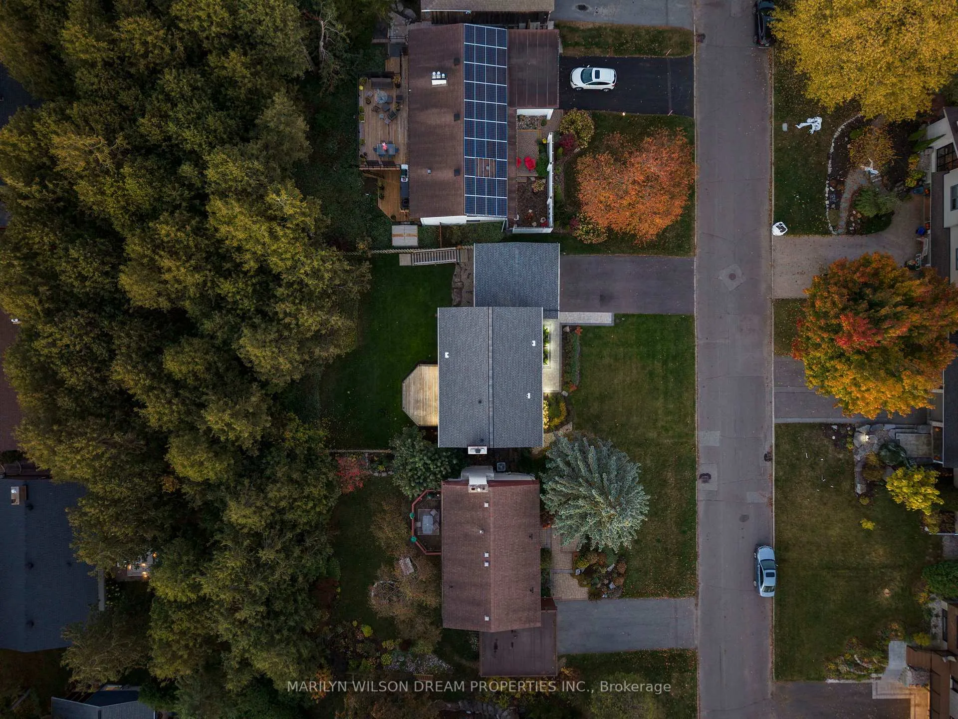 Photo 42 of 33 Commanche Drive, Ottawa, City View/Skyline/Fisher Heights/Parkwood Hills — HOMEH