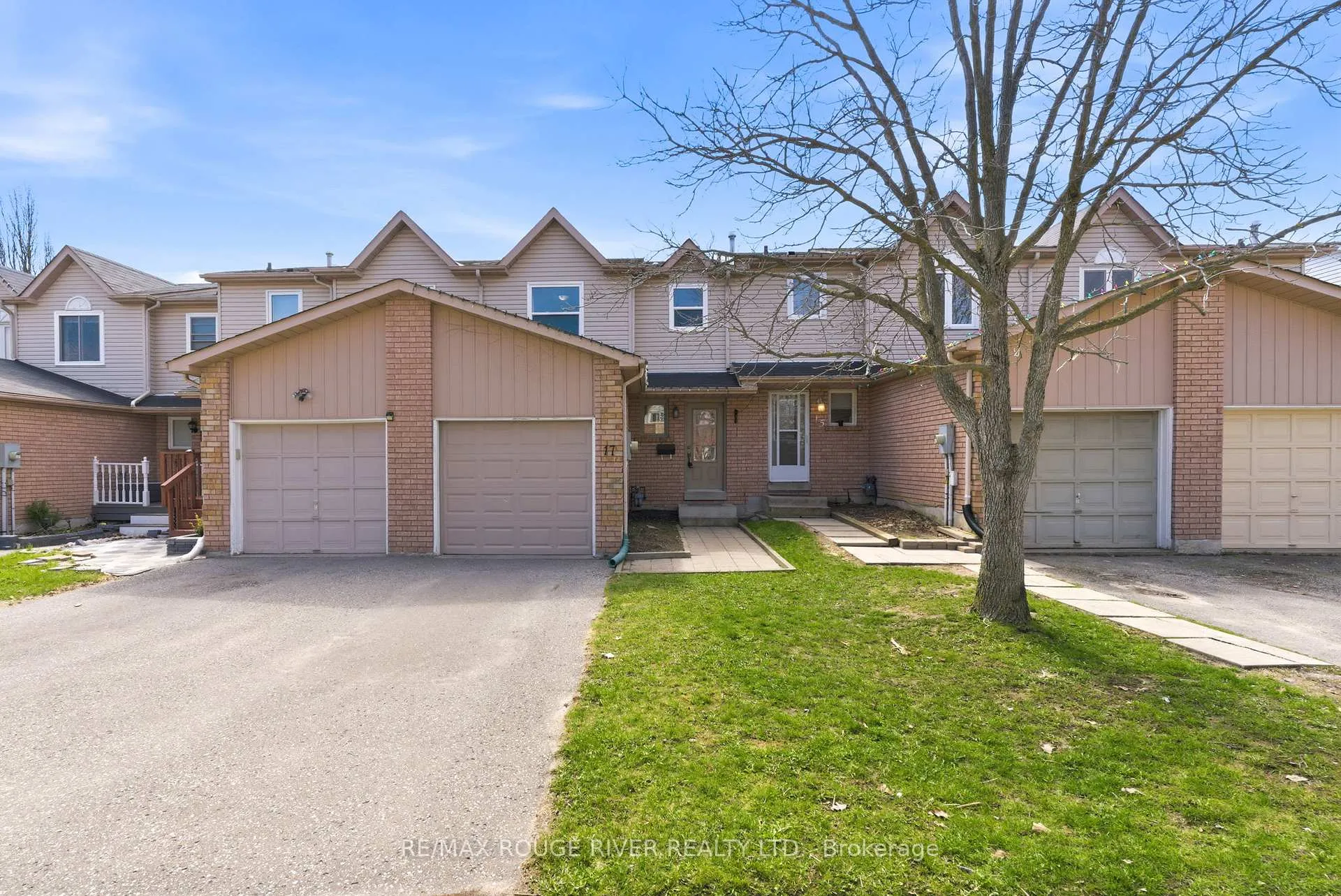 Photo 1 of 17 Elford Drive, Clarington, Bowmanville — HOMEH