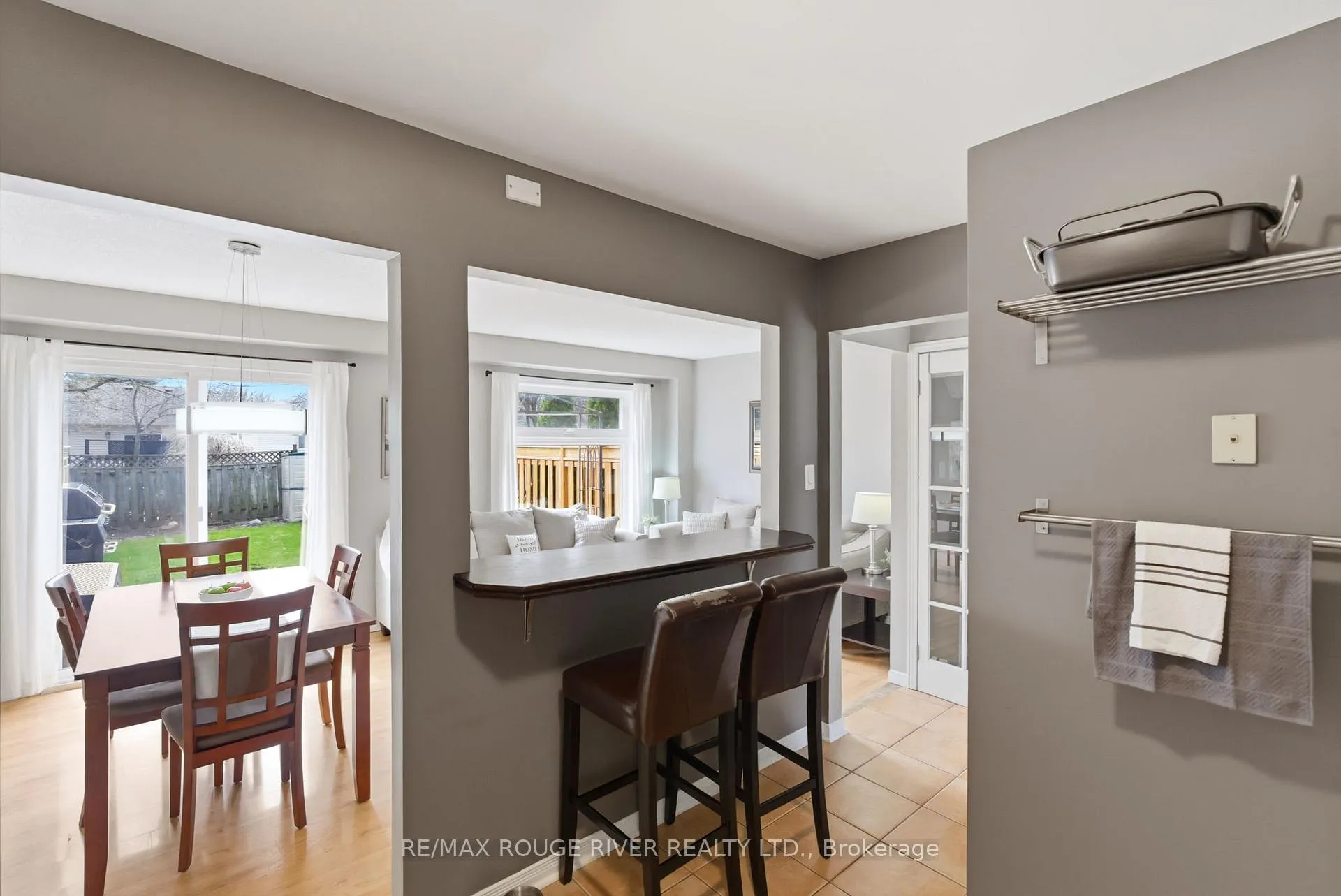 Photo 7 of 17 Elford Drive, Clarington, Bowmanville — HOMEH