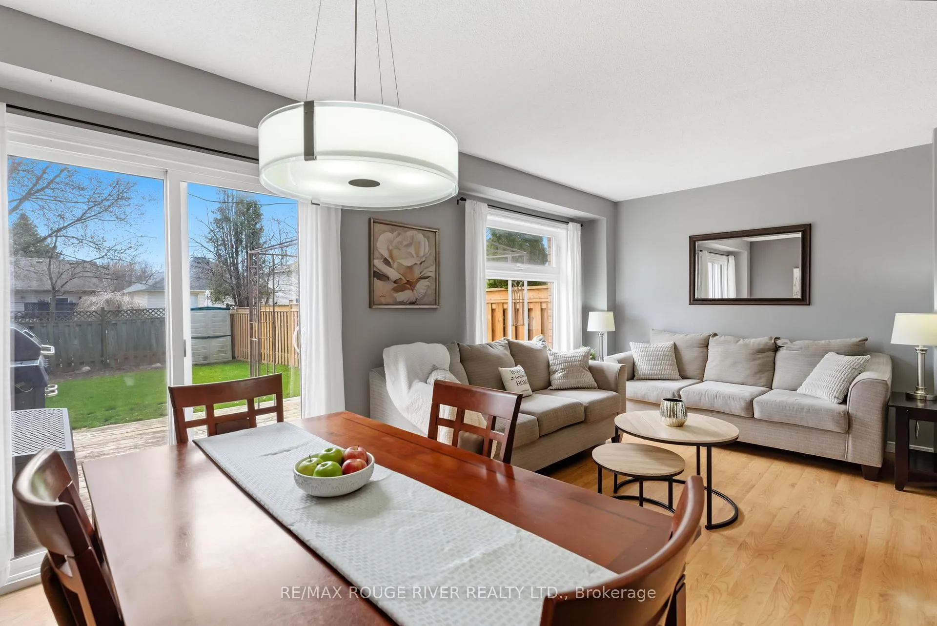 Photo 9 of 17 Elford Drive, Clarington, Bowmanville — HOMEH