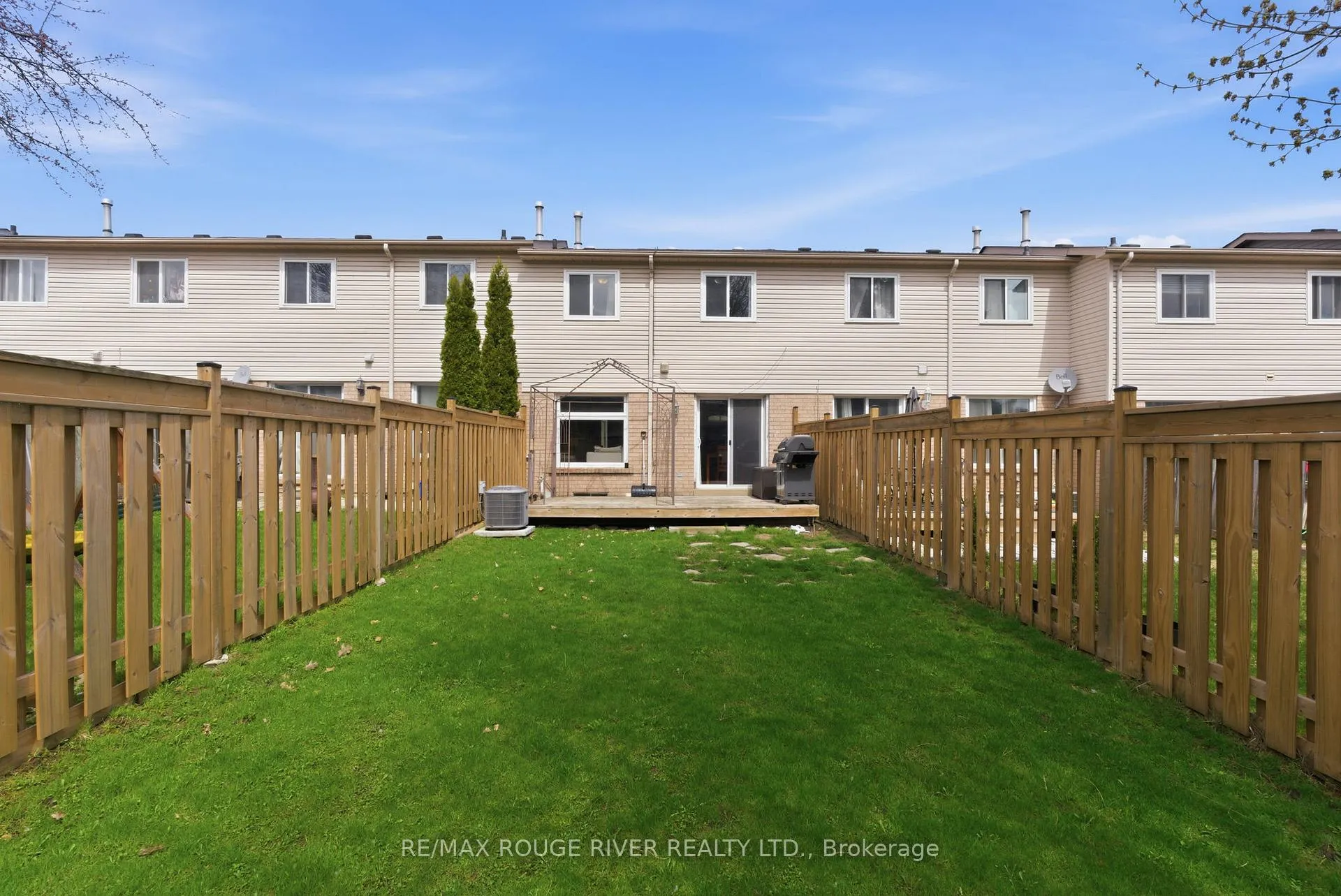 Photo 13 of 17 Elford Drive, Clarington, Bowmanville — HOMEH