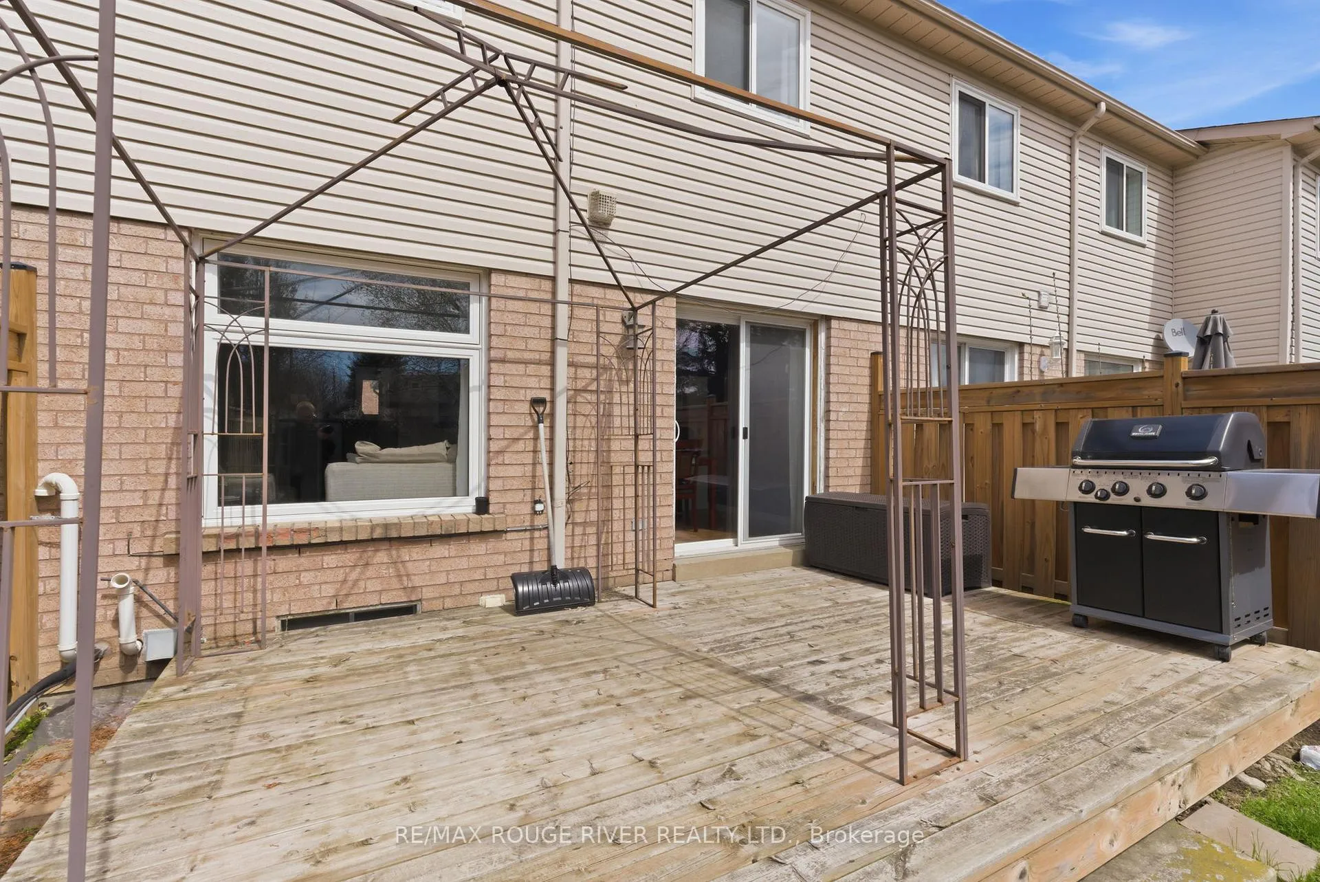 Photo 14 of 17 Elford Drive, Clarington, Bowmanville — HOMEH