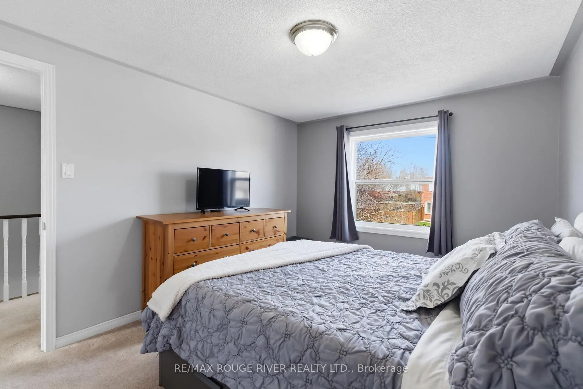 Photo 18 of 17 Elford Drive, Clarington, Bowmanville — HOMEH